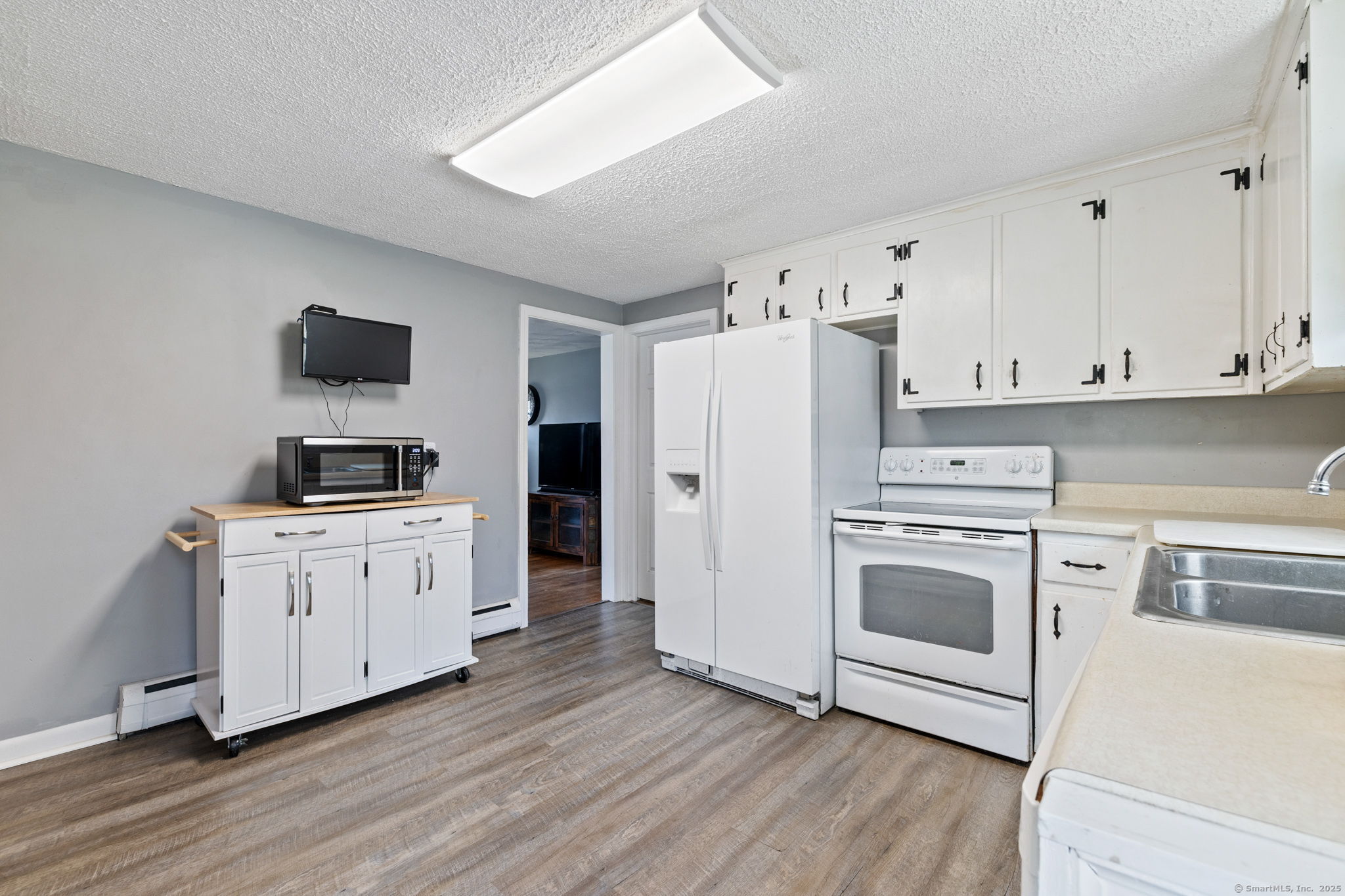 2337 Ellington Road