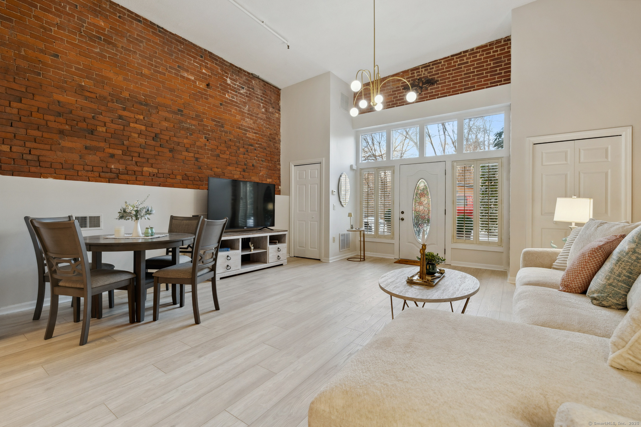 16 Vernon Avenue APT 17