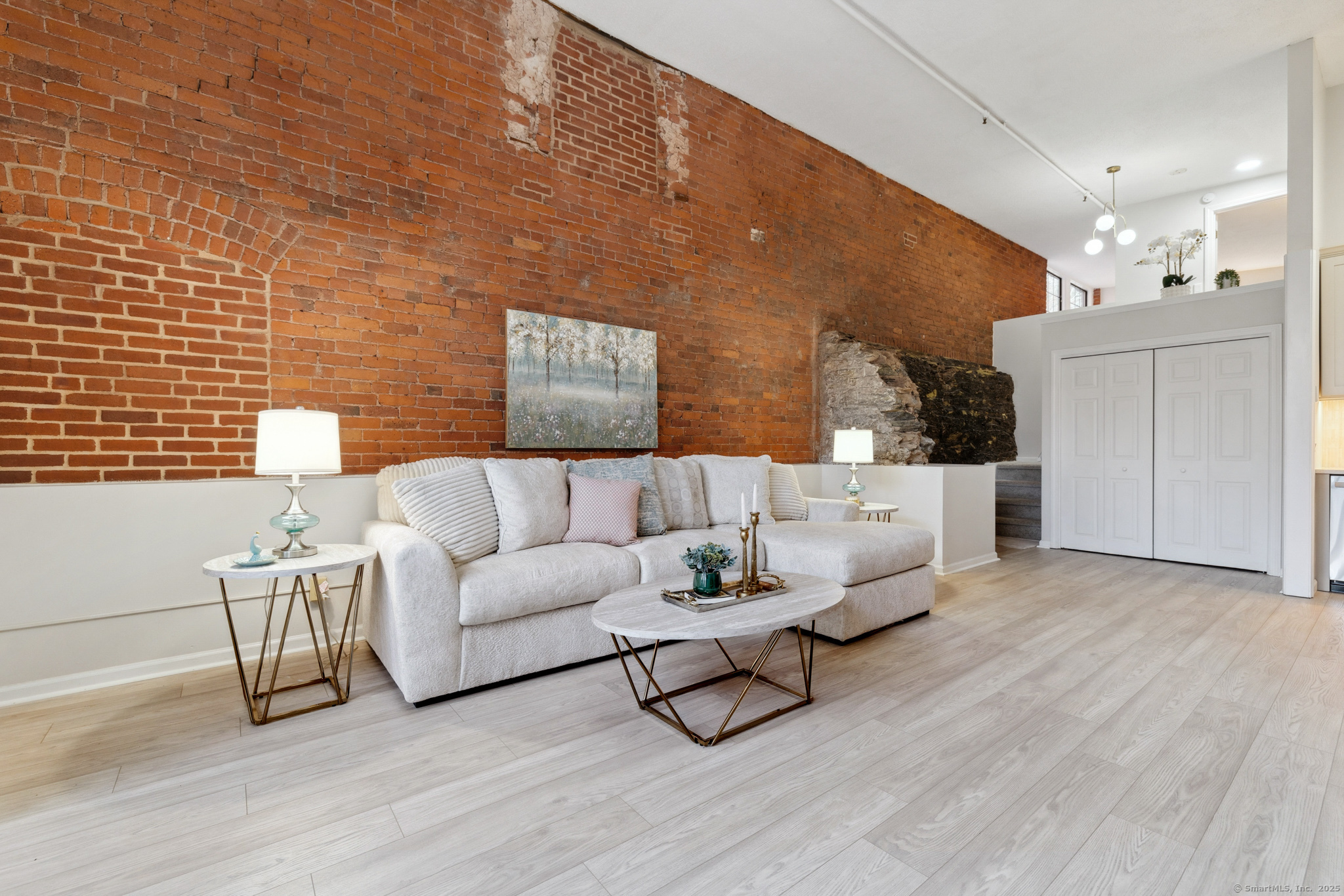 16 Vernon Avenue APT 17