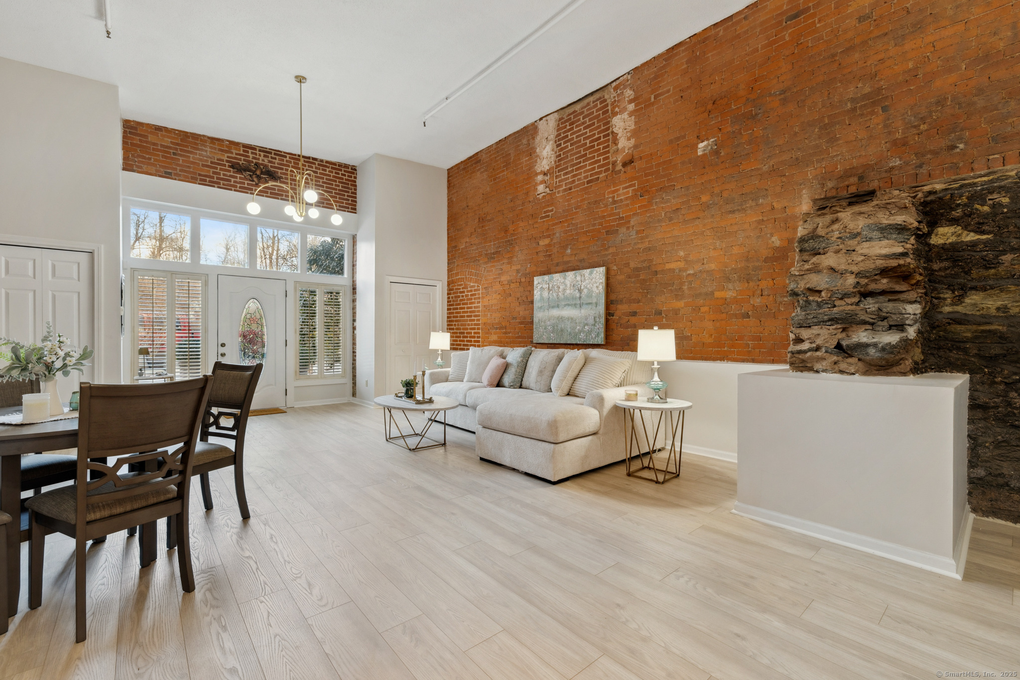 16 Vernon Avenue APT 17