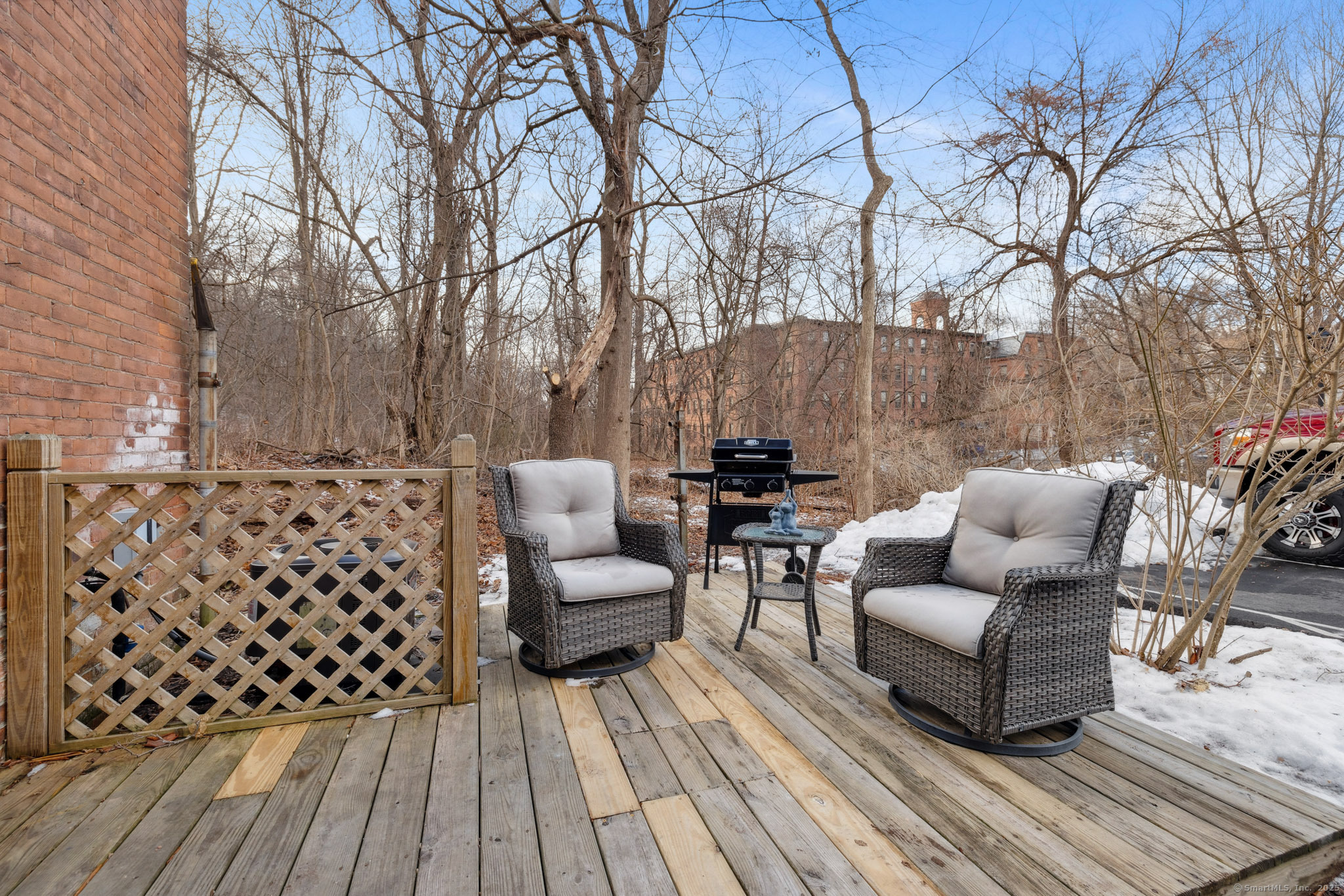 16 Vernon Avenue APT 17