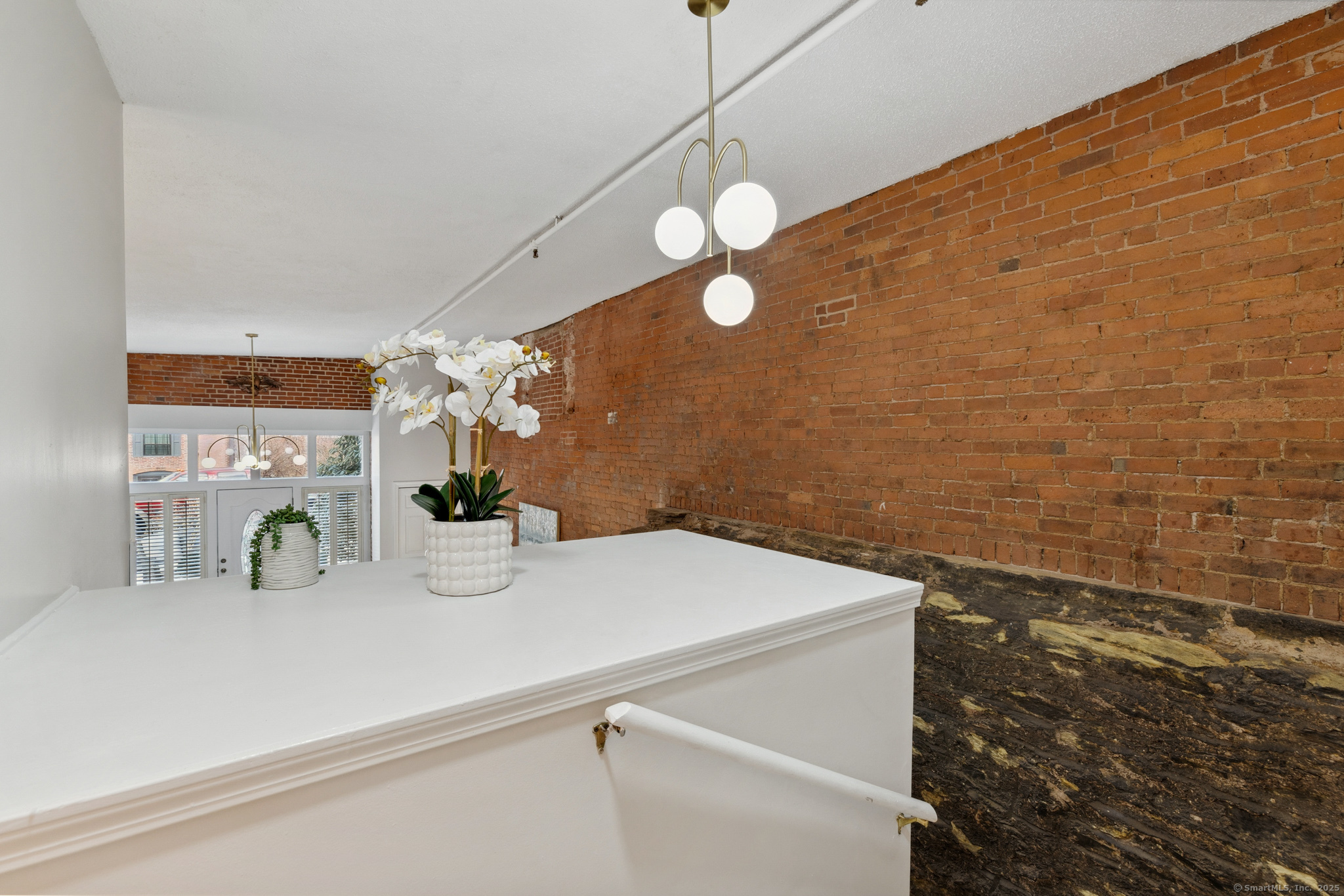 16 Vernon Avenue APT 17