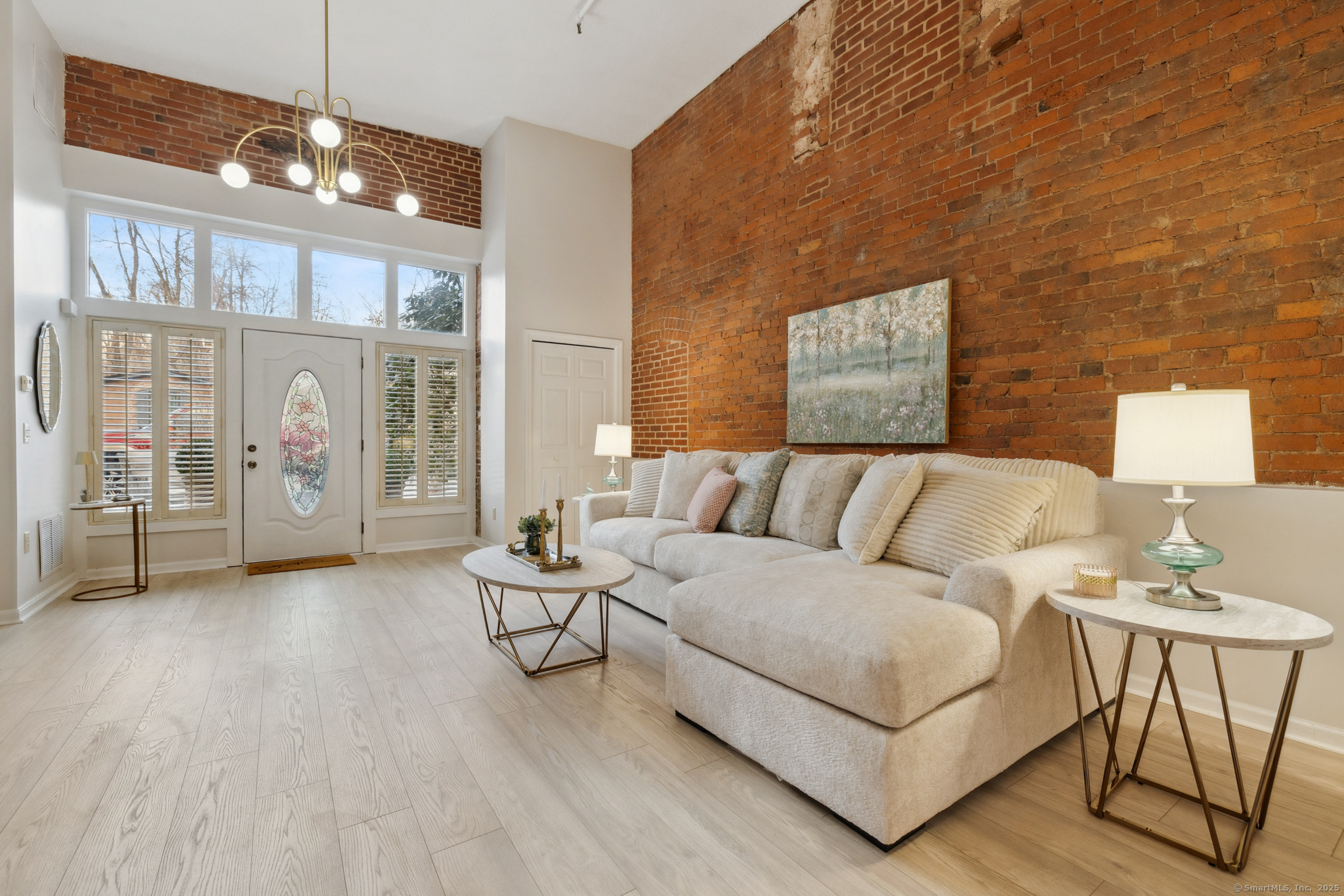 16 Vernon Avenue APT 17