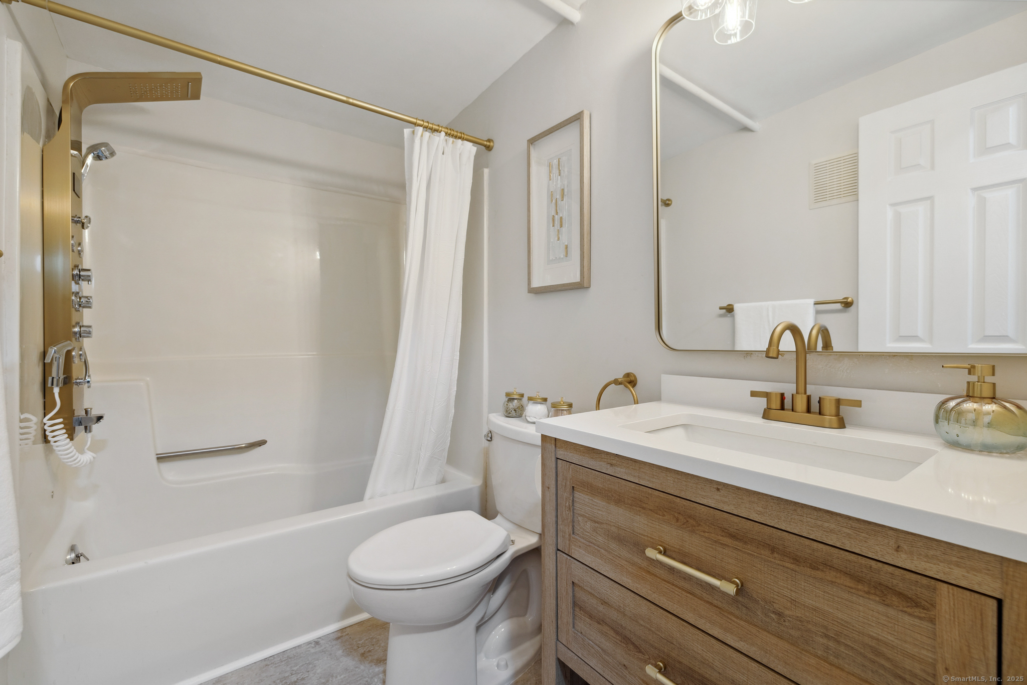 16 Vernon Avenue APT 17