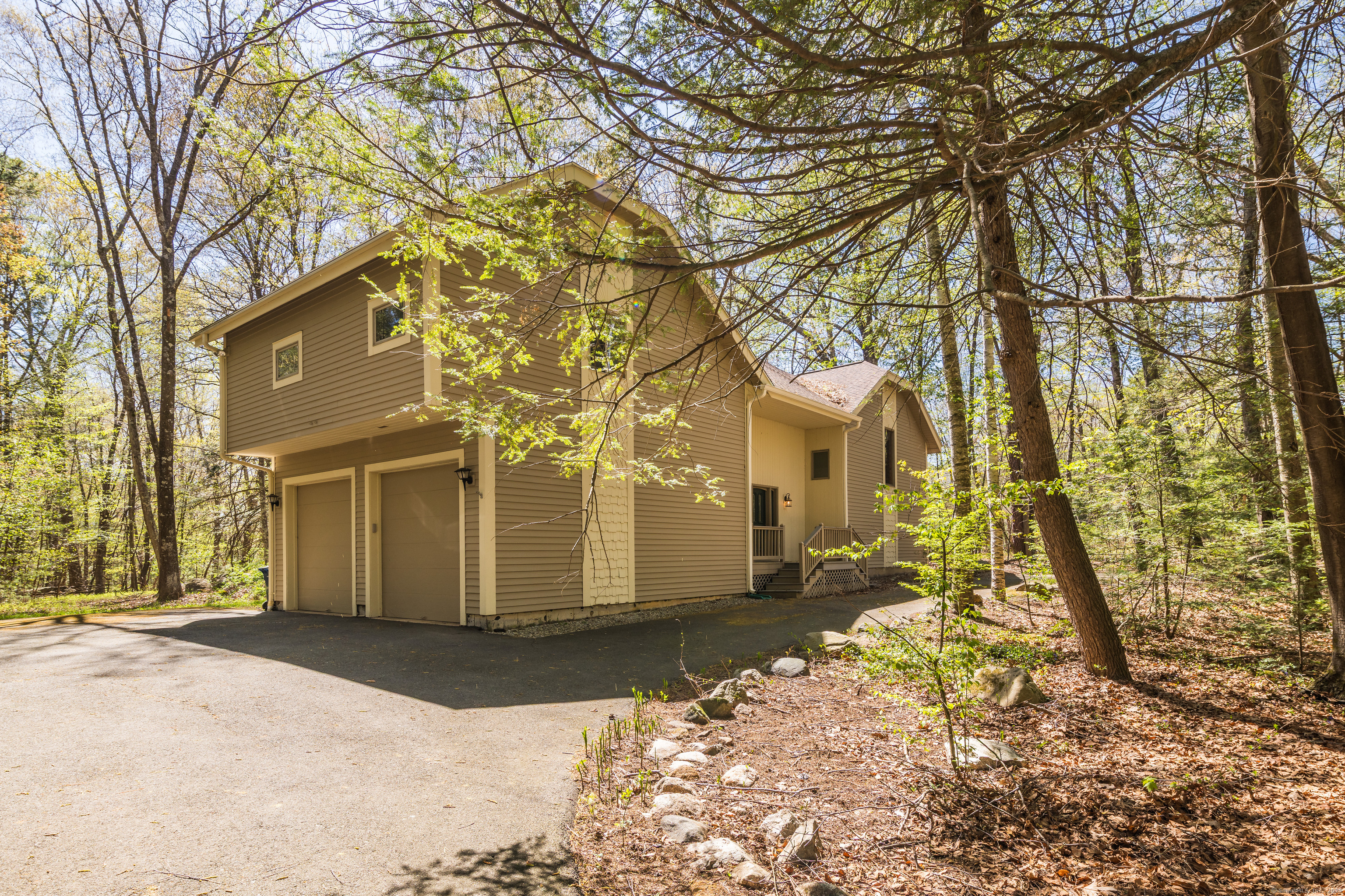 9 Stonehedge Way