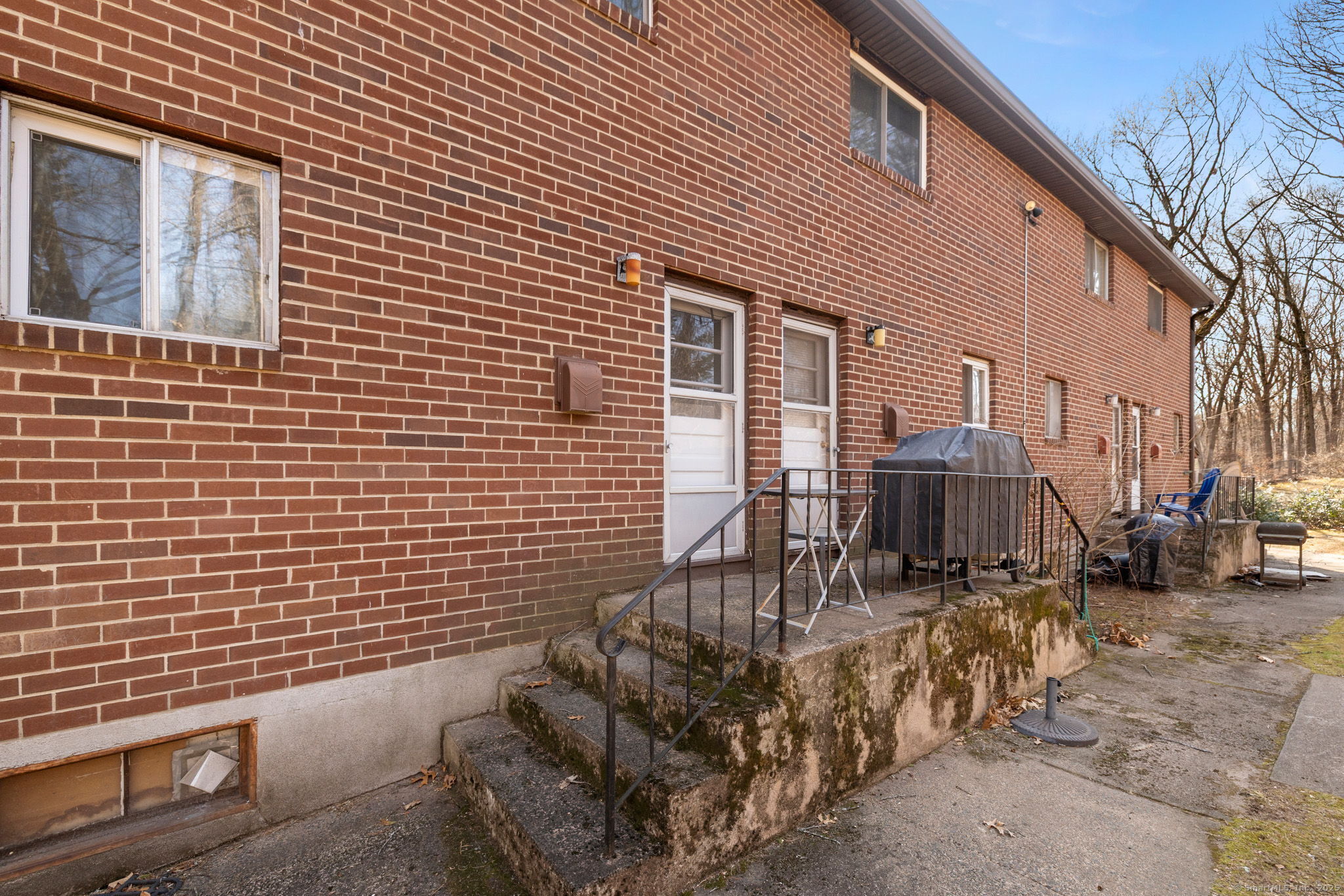 300 Green Road APT A