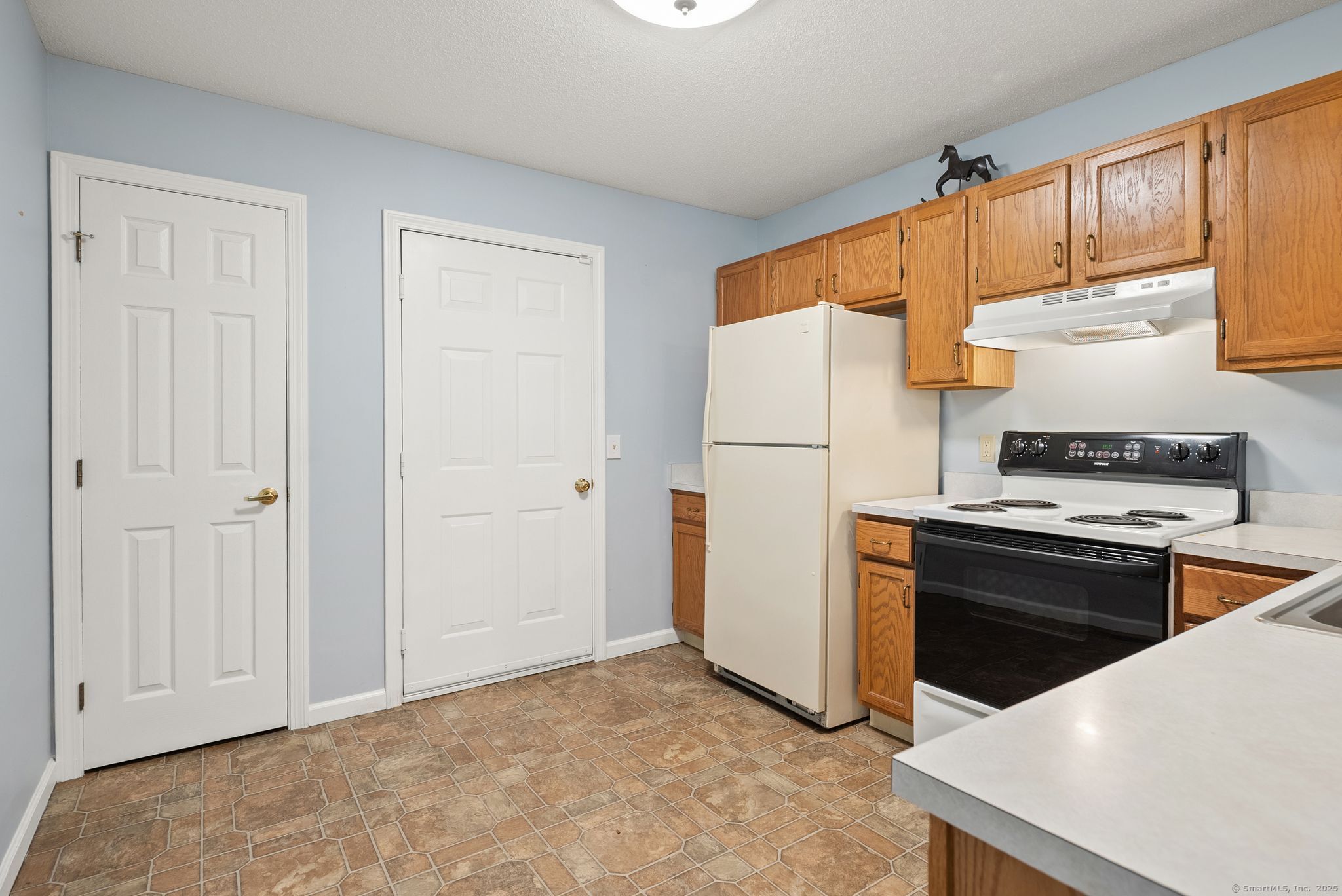 671 Ledgeview Court 671