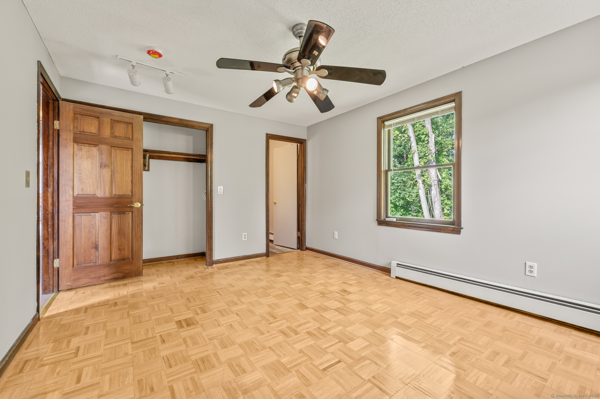 2 Hillyer Drive