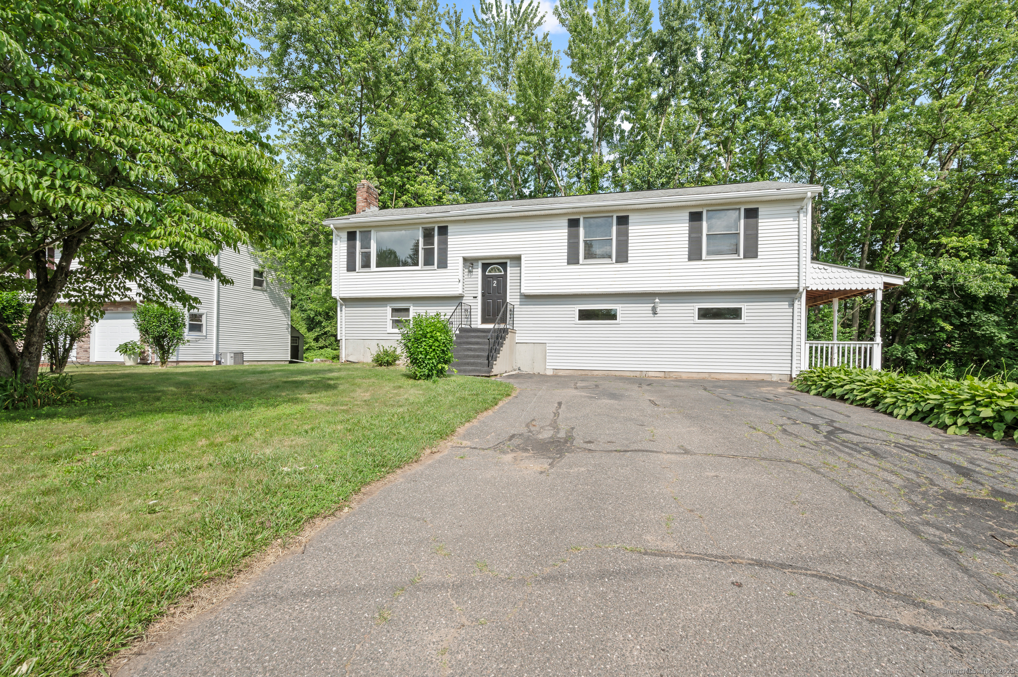 2 Hillyer Drive