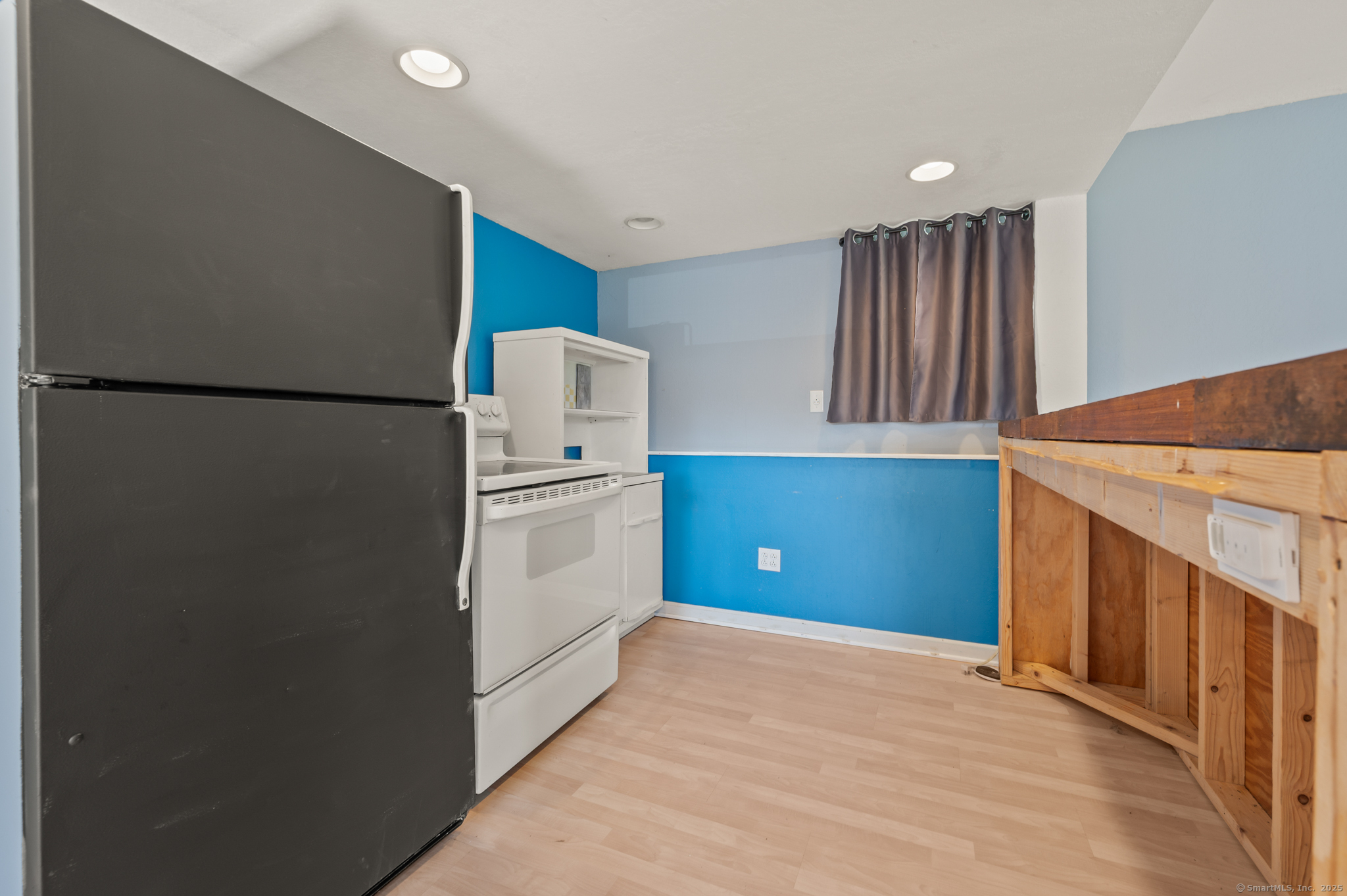 2 Hillyer Drive