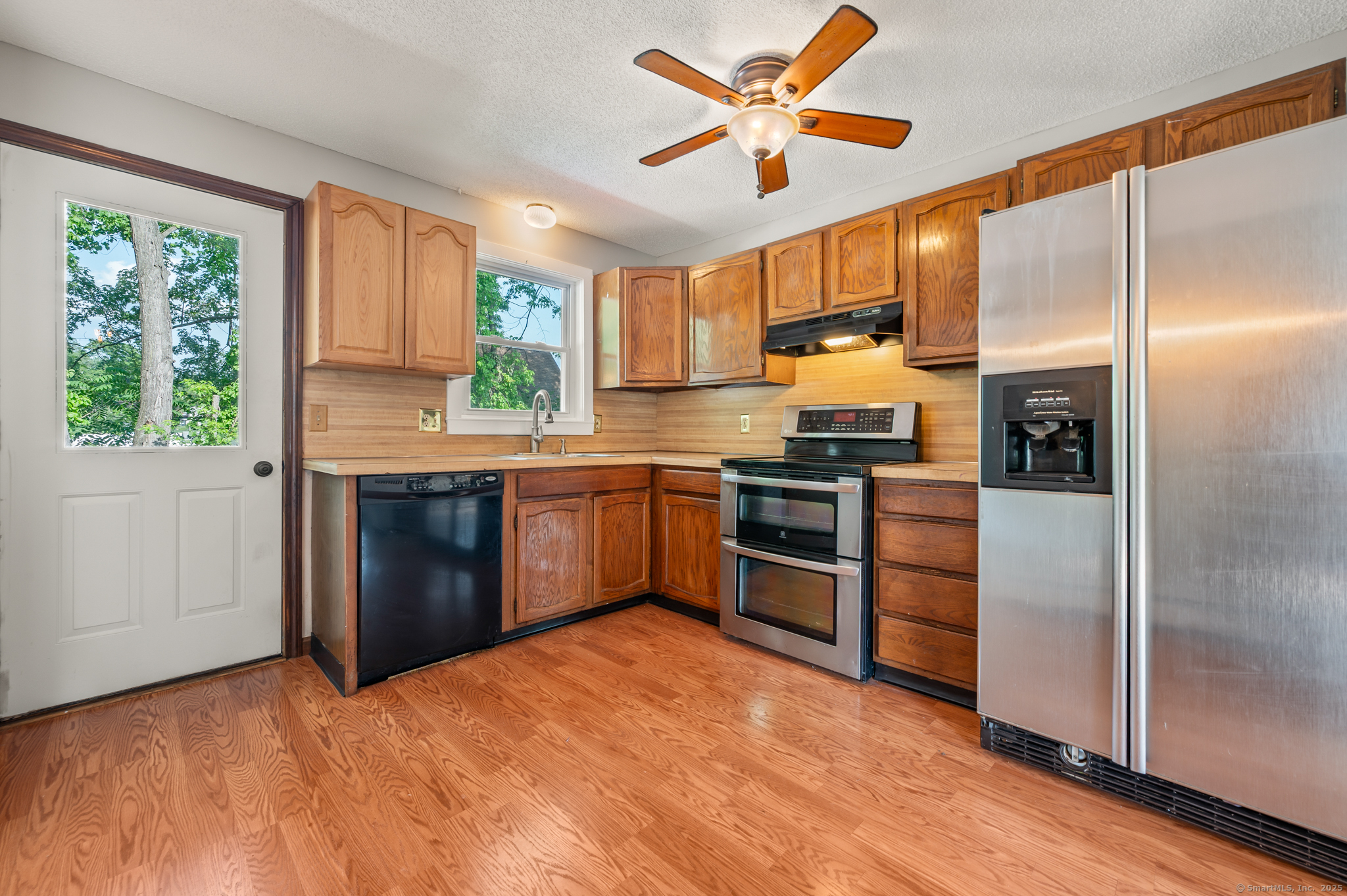 2 Hillyer Drive