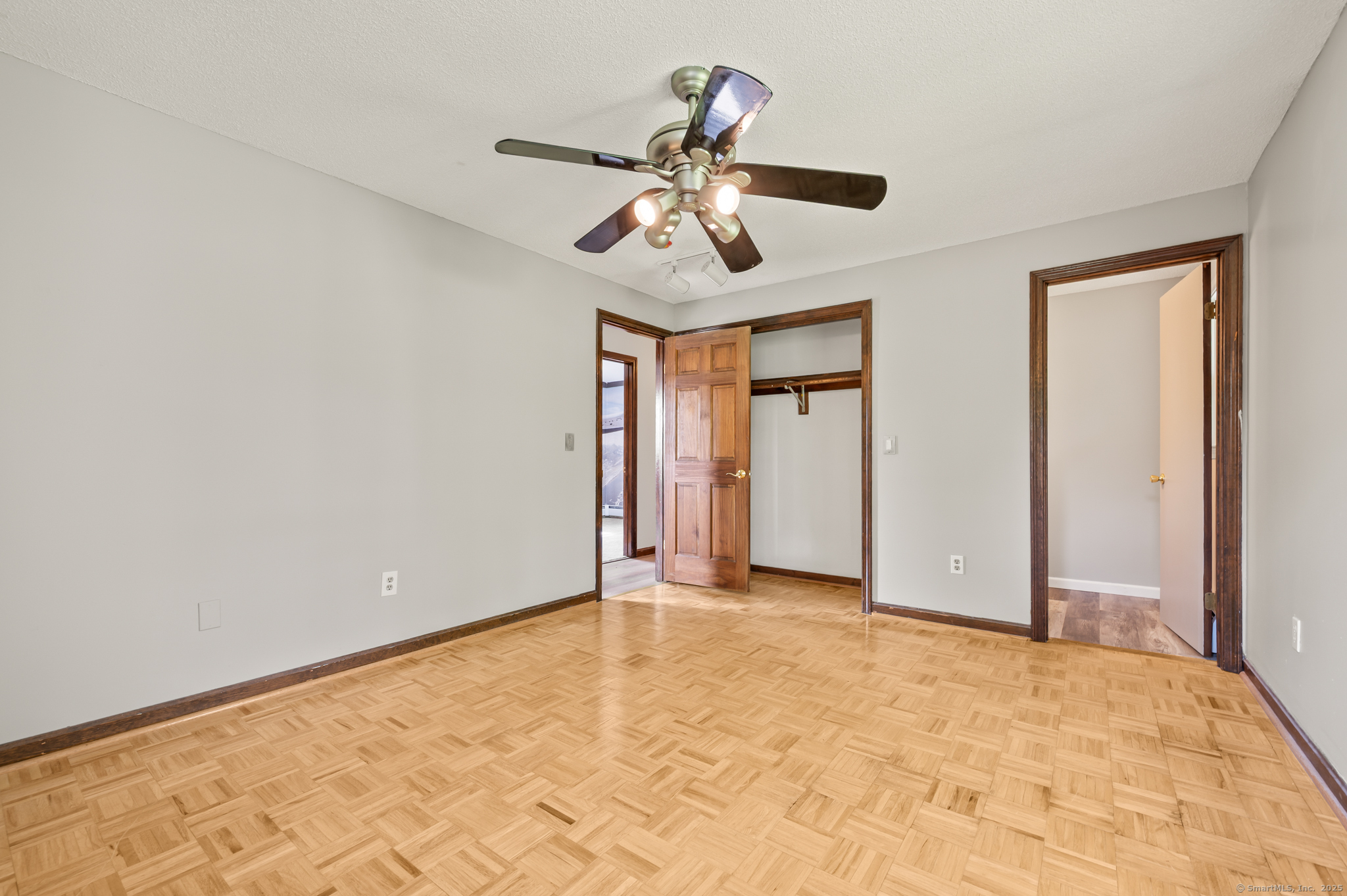 2 Hillyer Drive