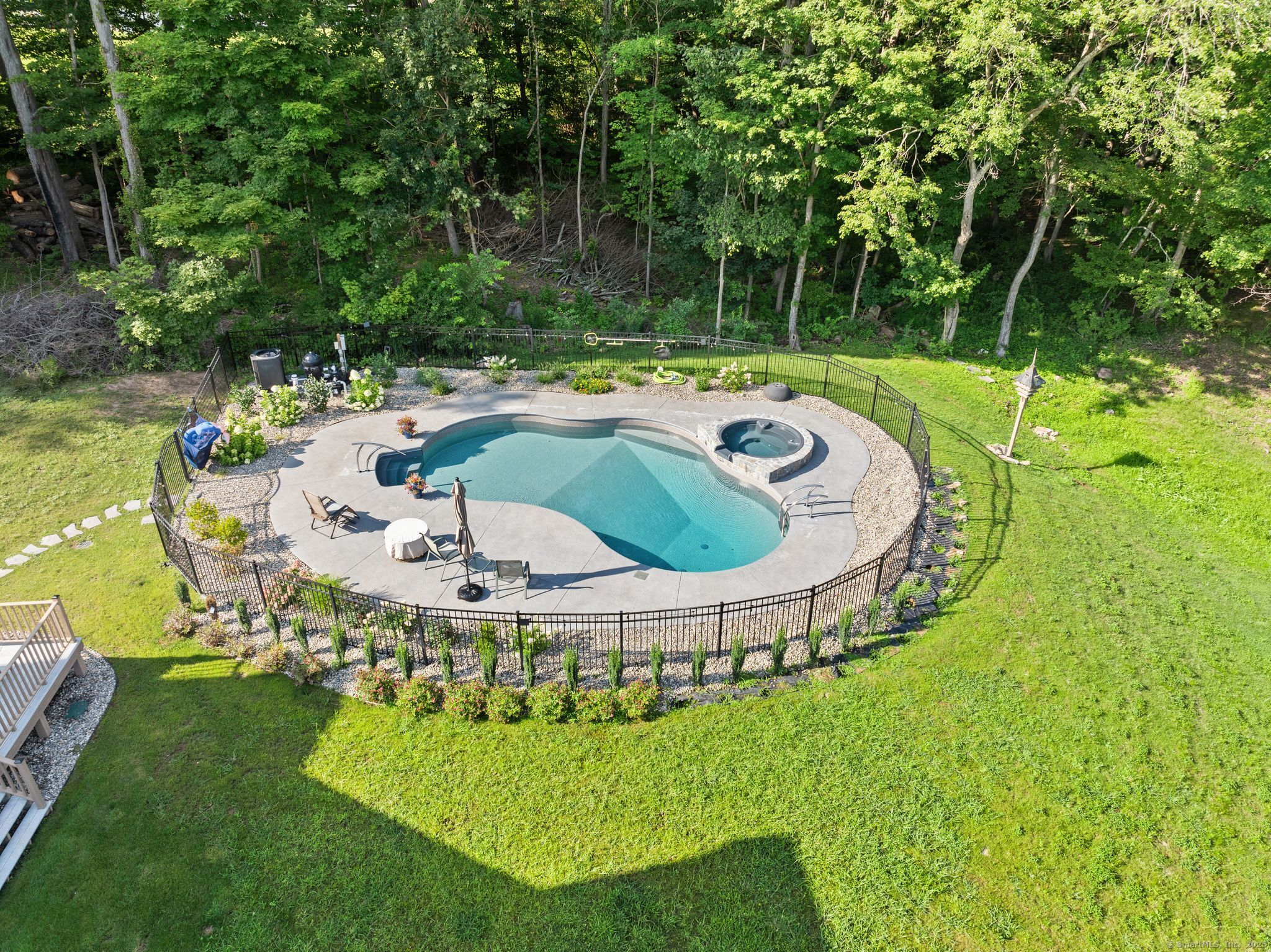 37 Pondview Drive