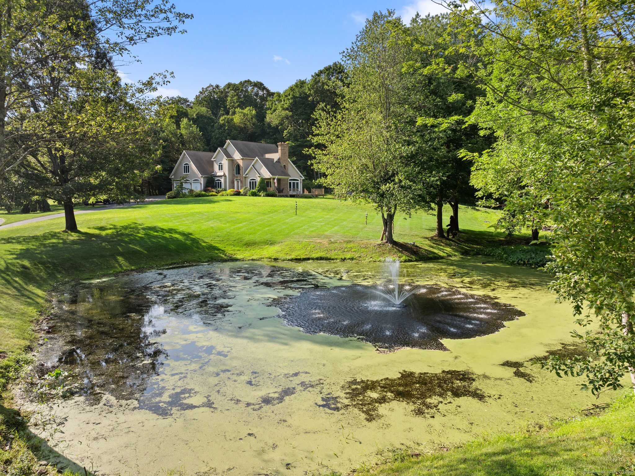 37 Pondview Drive