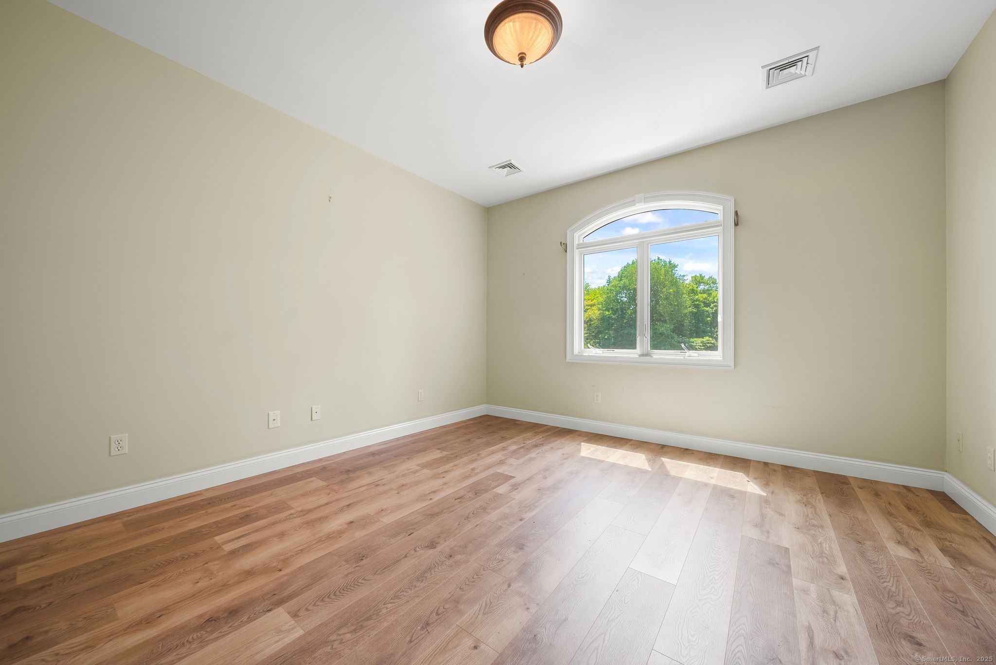 37 Pondview Drive