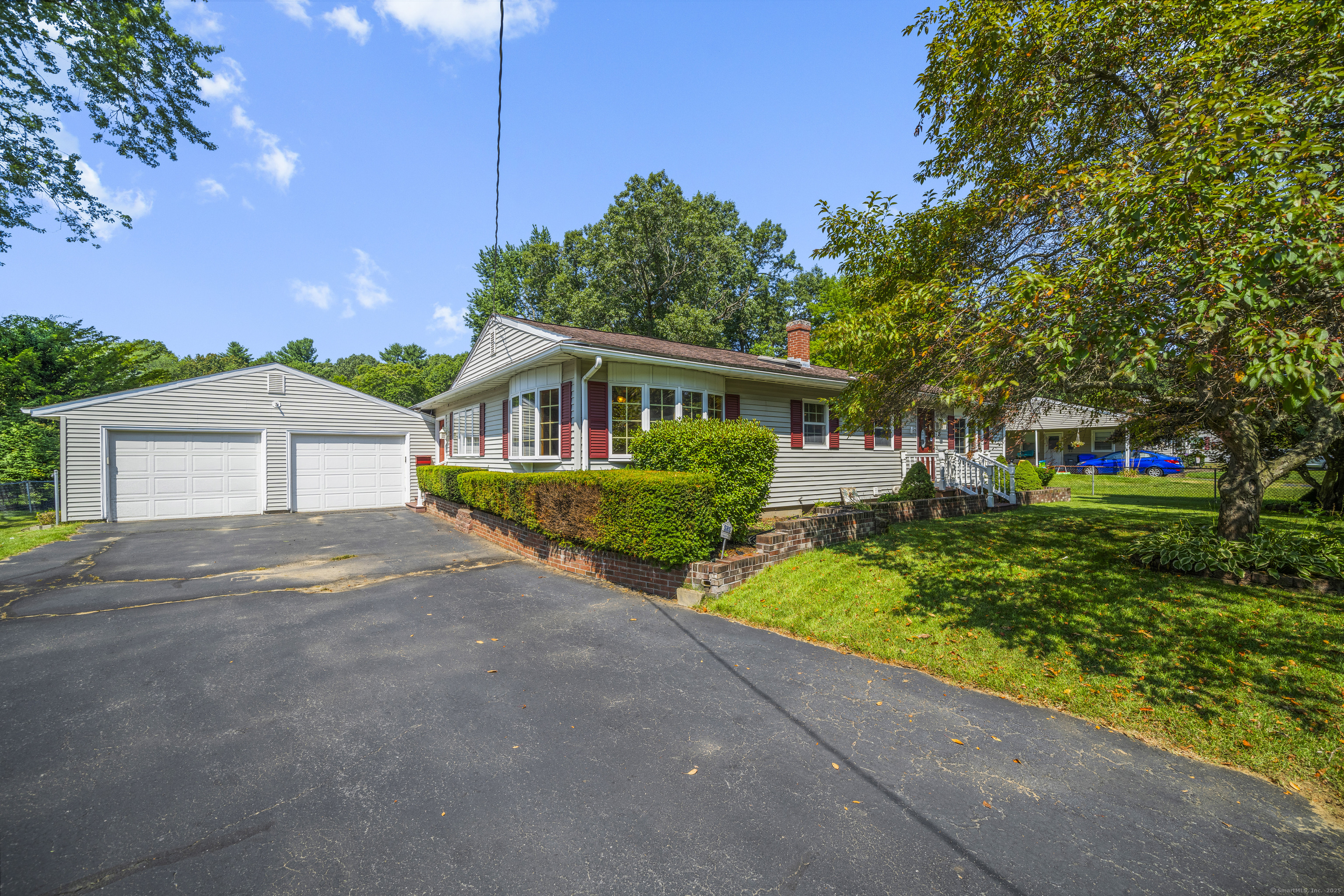 18 Glen Oak Drive