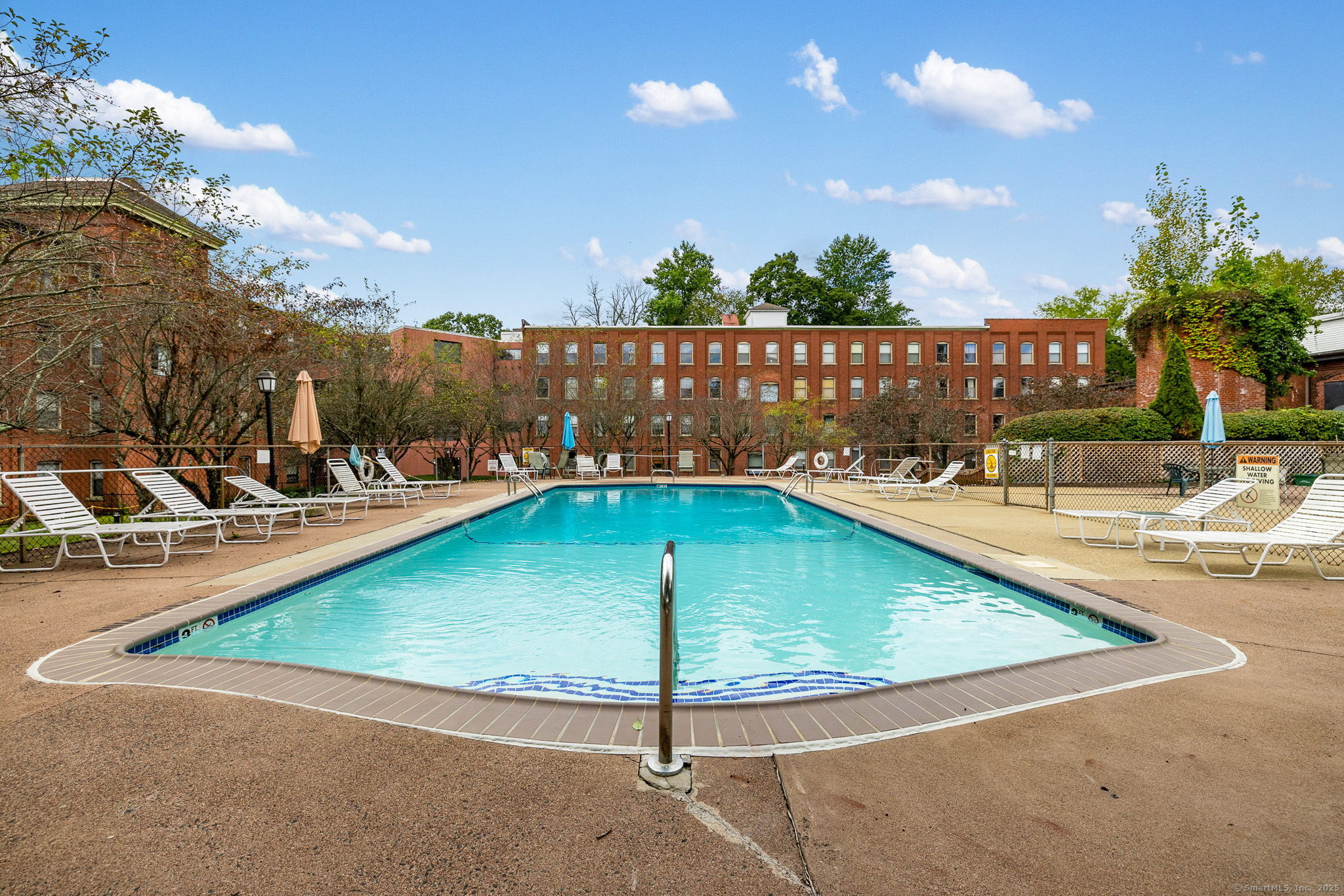 222 Williams Street East APT 322