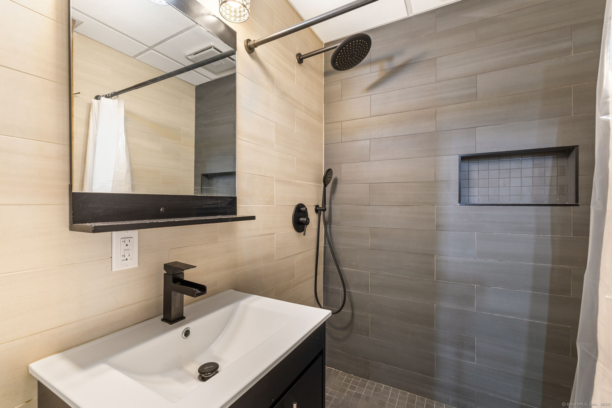 222 Williams Street East APT 322