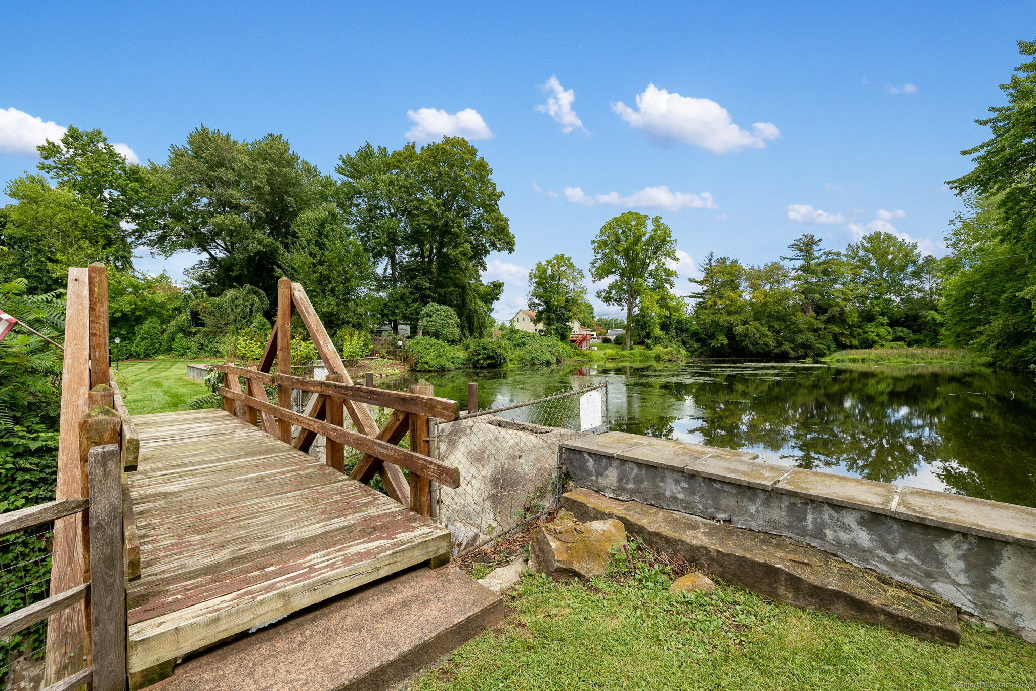 222 Williams Street East APT 322