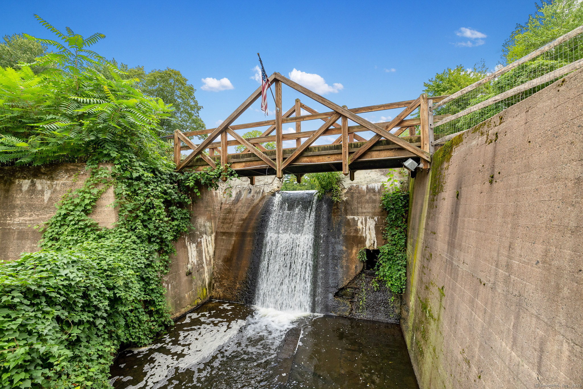 222 Williams Street East APT 322