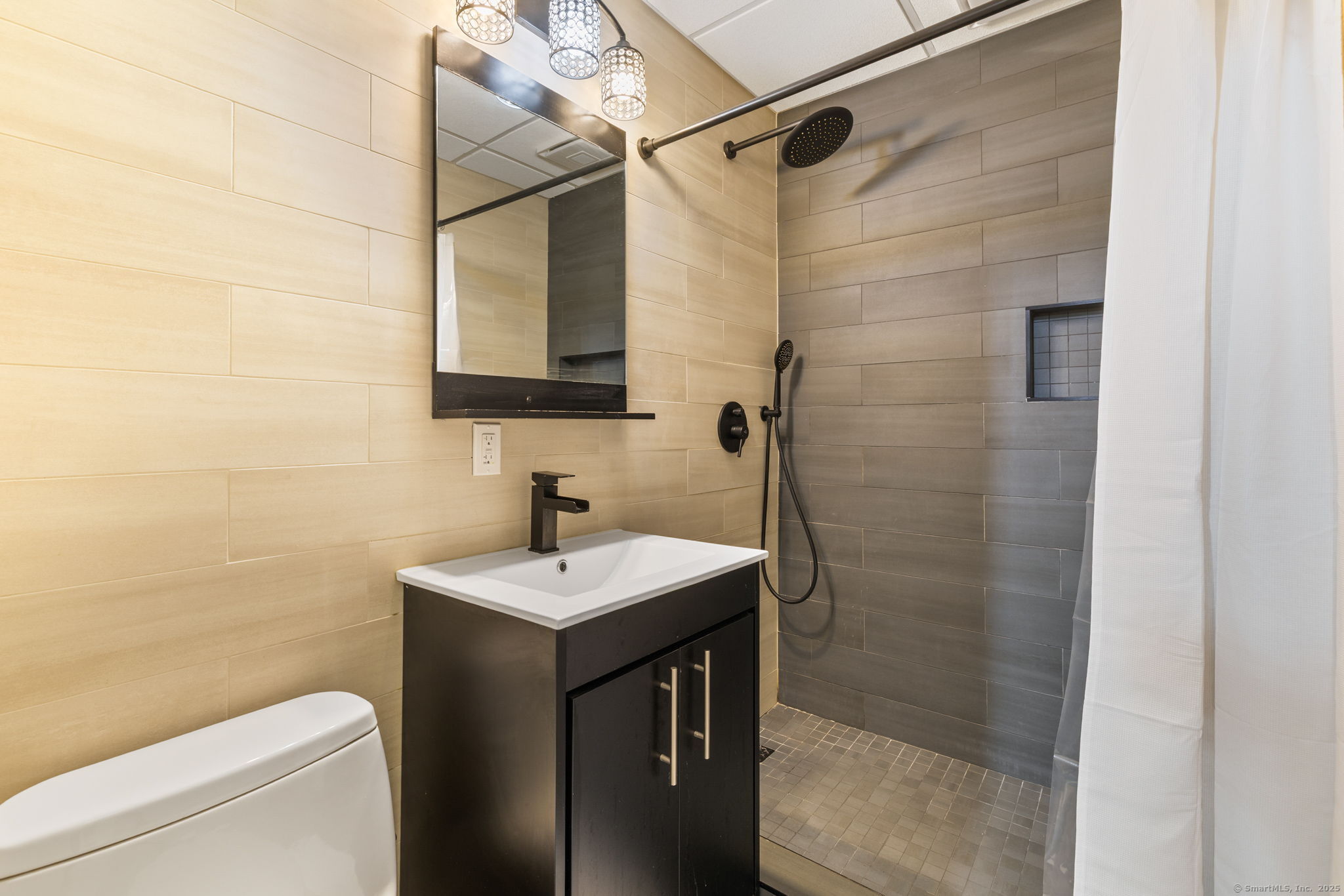 222 Williams Street East APT 322