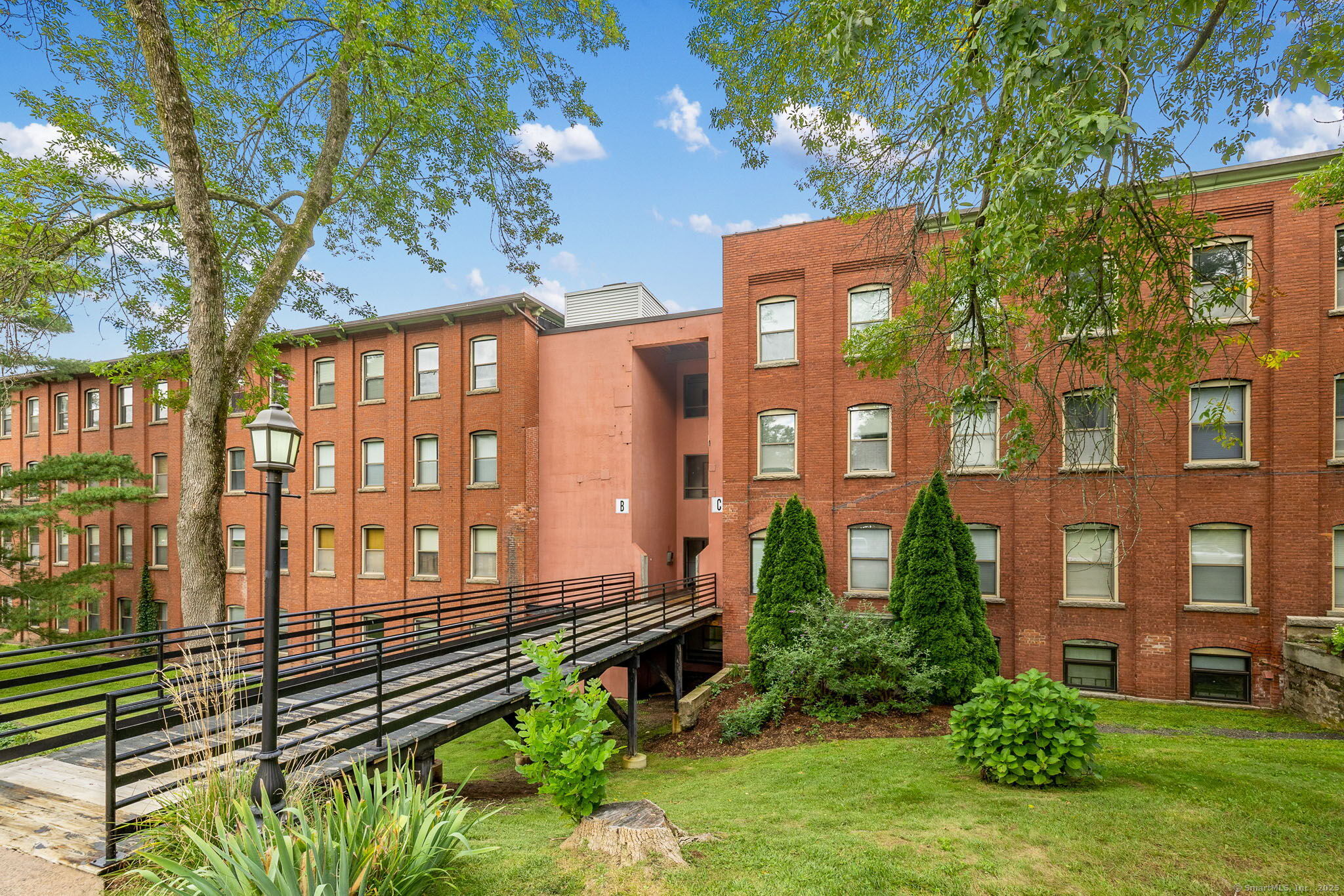 222 Williams Street East APT 322