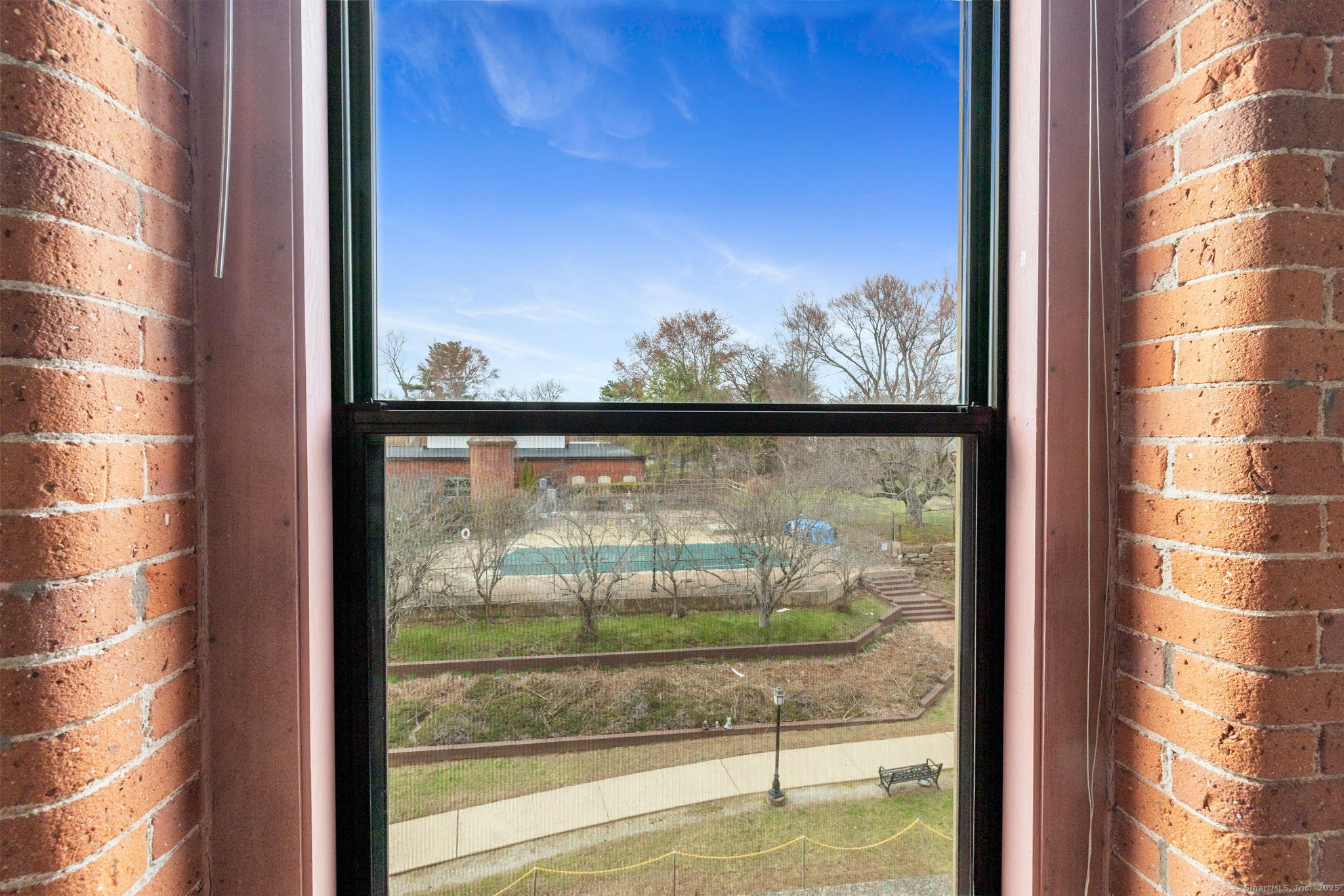 222 Williams Street East APT 322