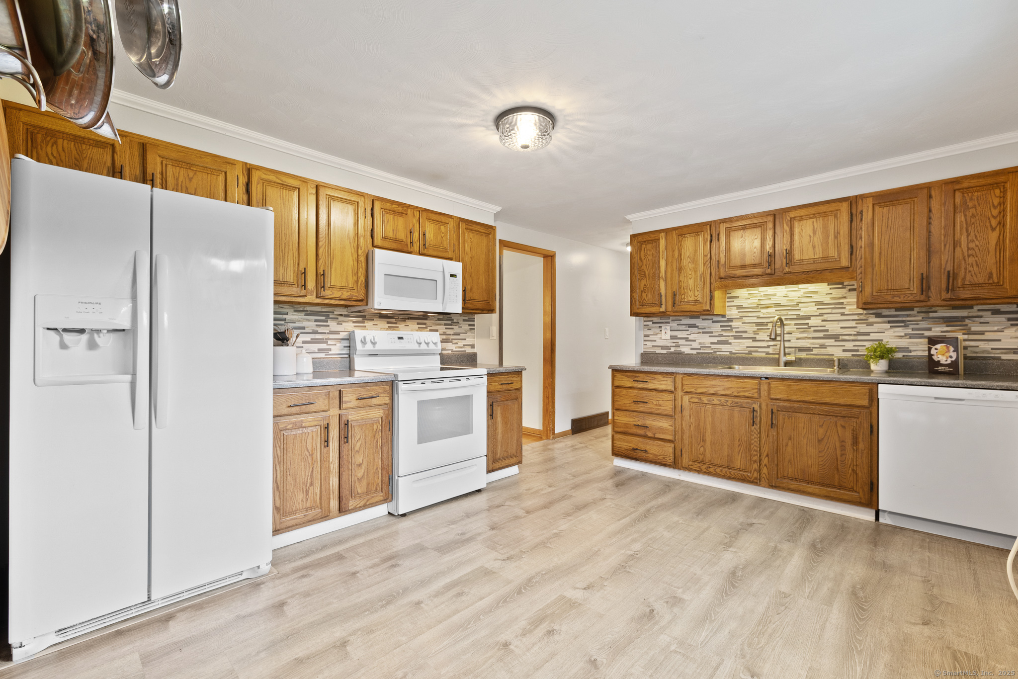 689 Burnham Street