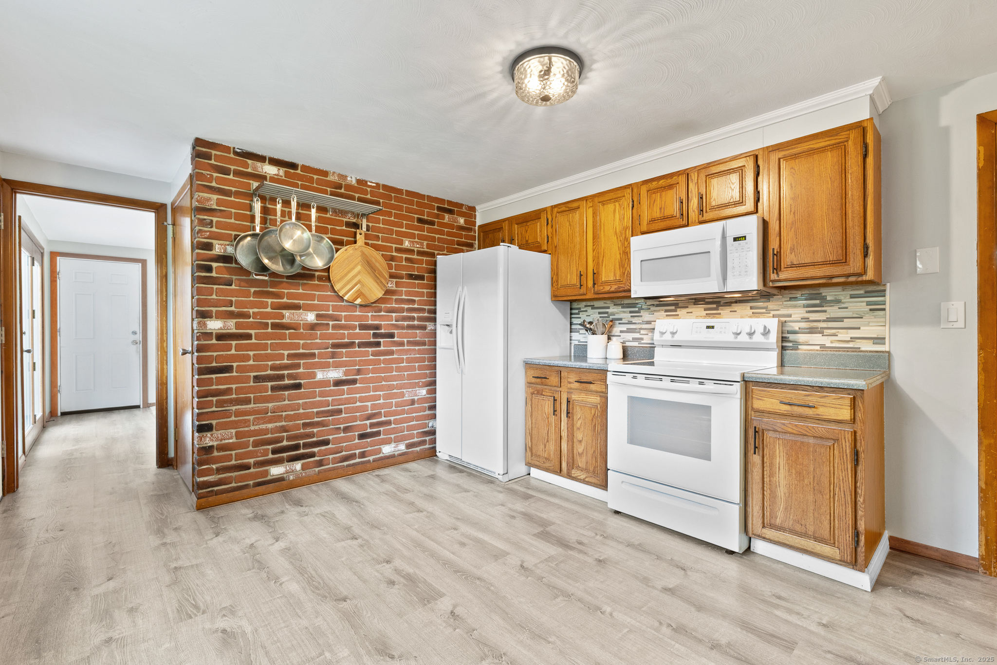689 Burnham Street