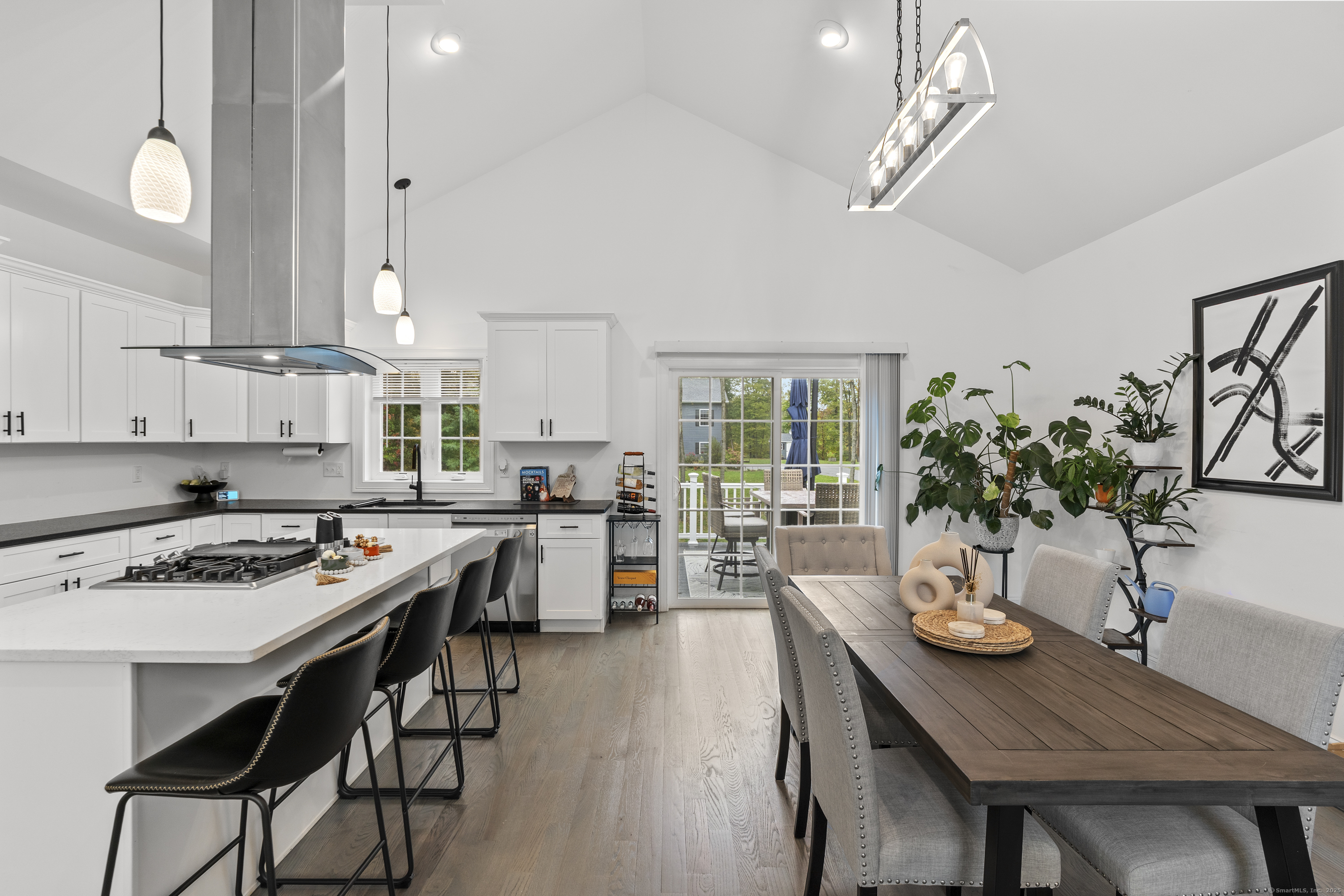 6 Carriage Drive
