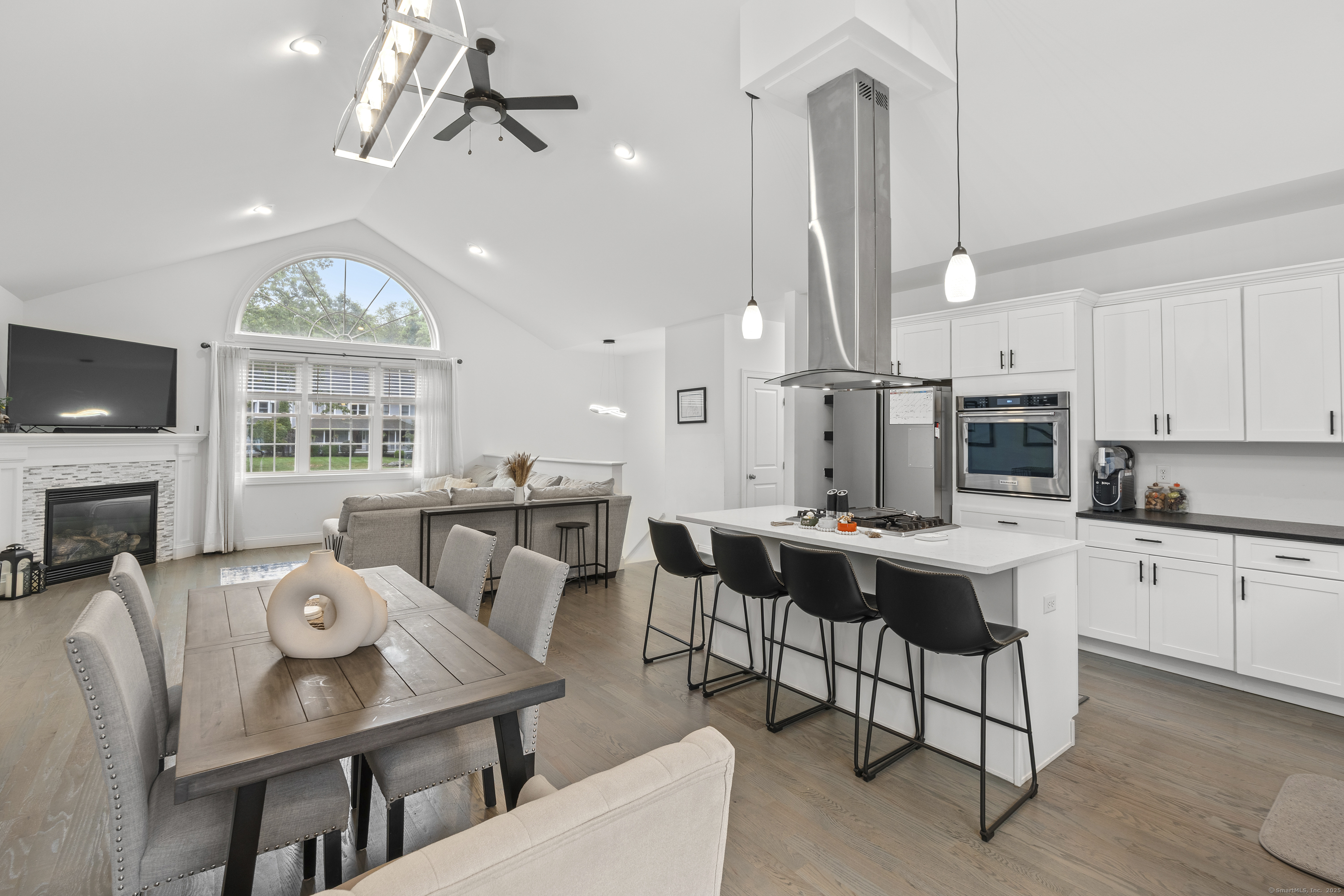 6 Carriage Drive