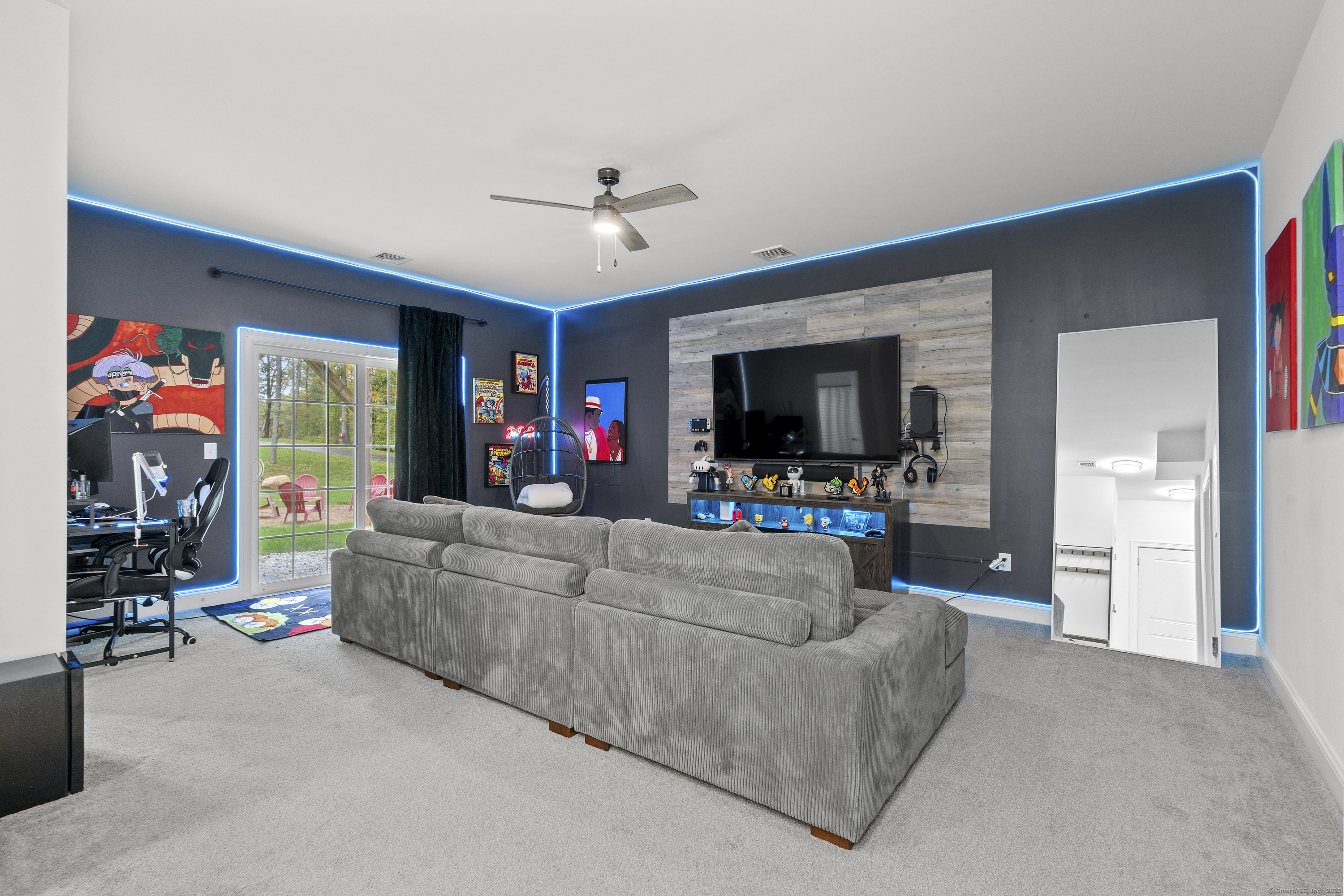 6 Carriage Drive