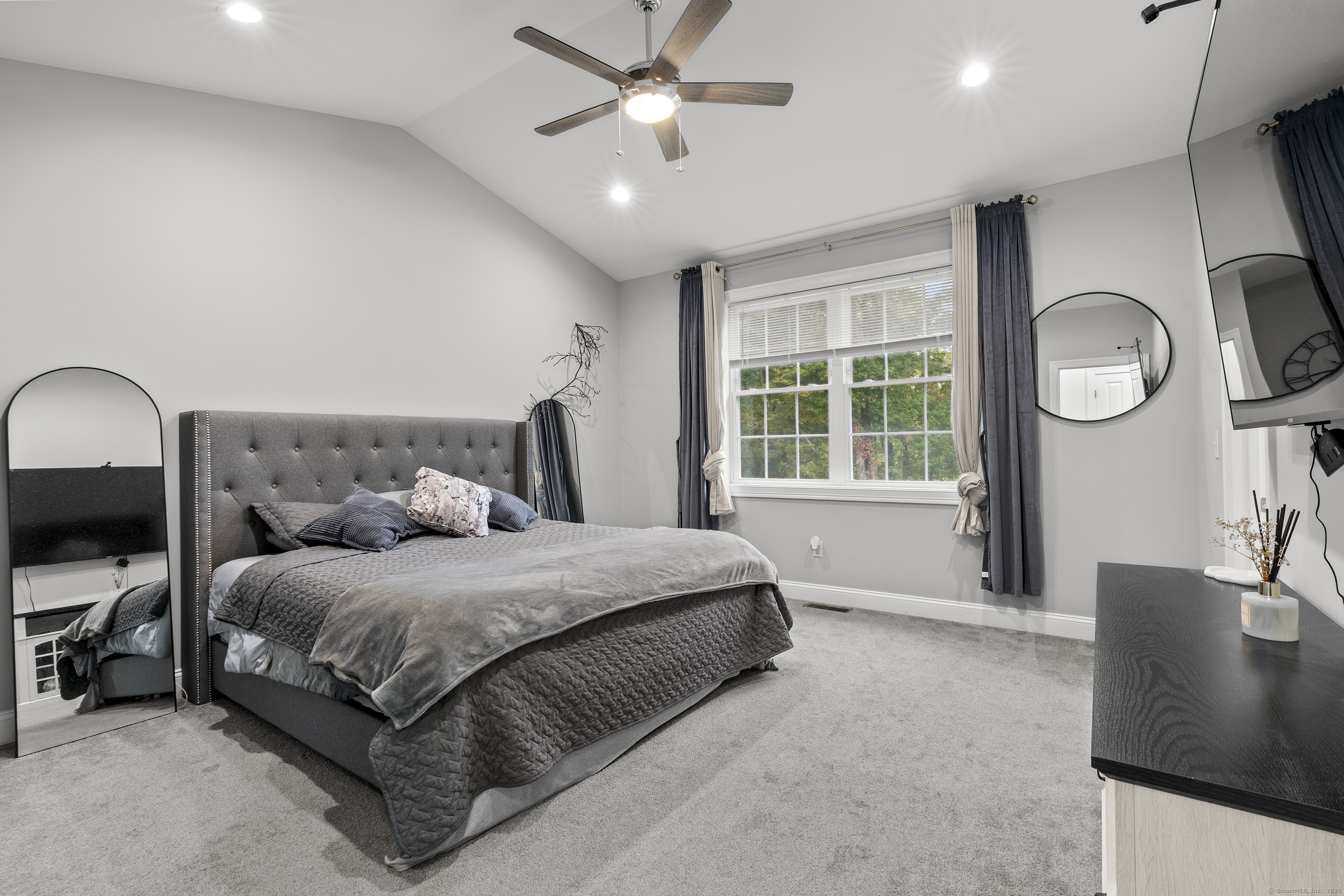 6 Carriage Drive