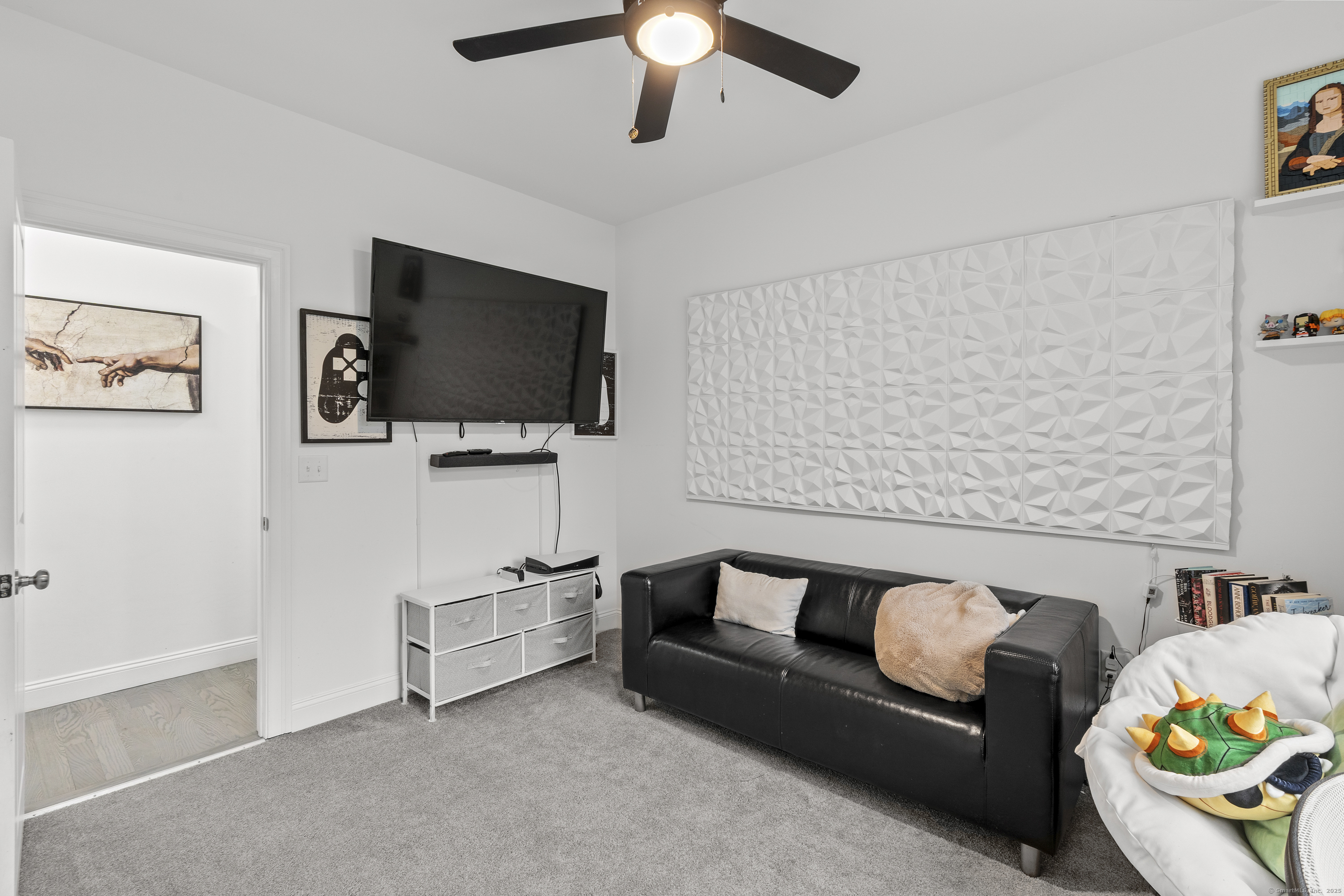 6 Carriage Drive