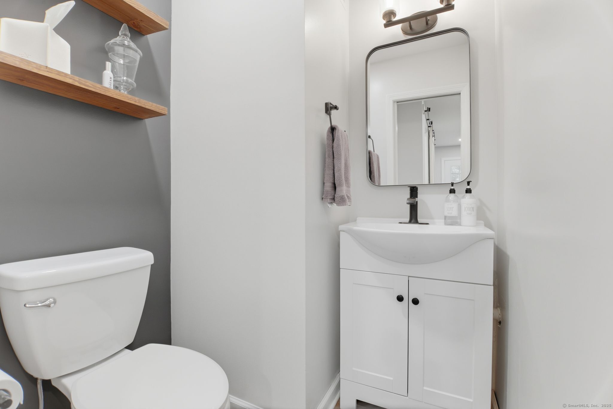 30 Folkstone Road APT E