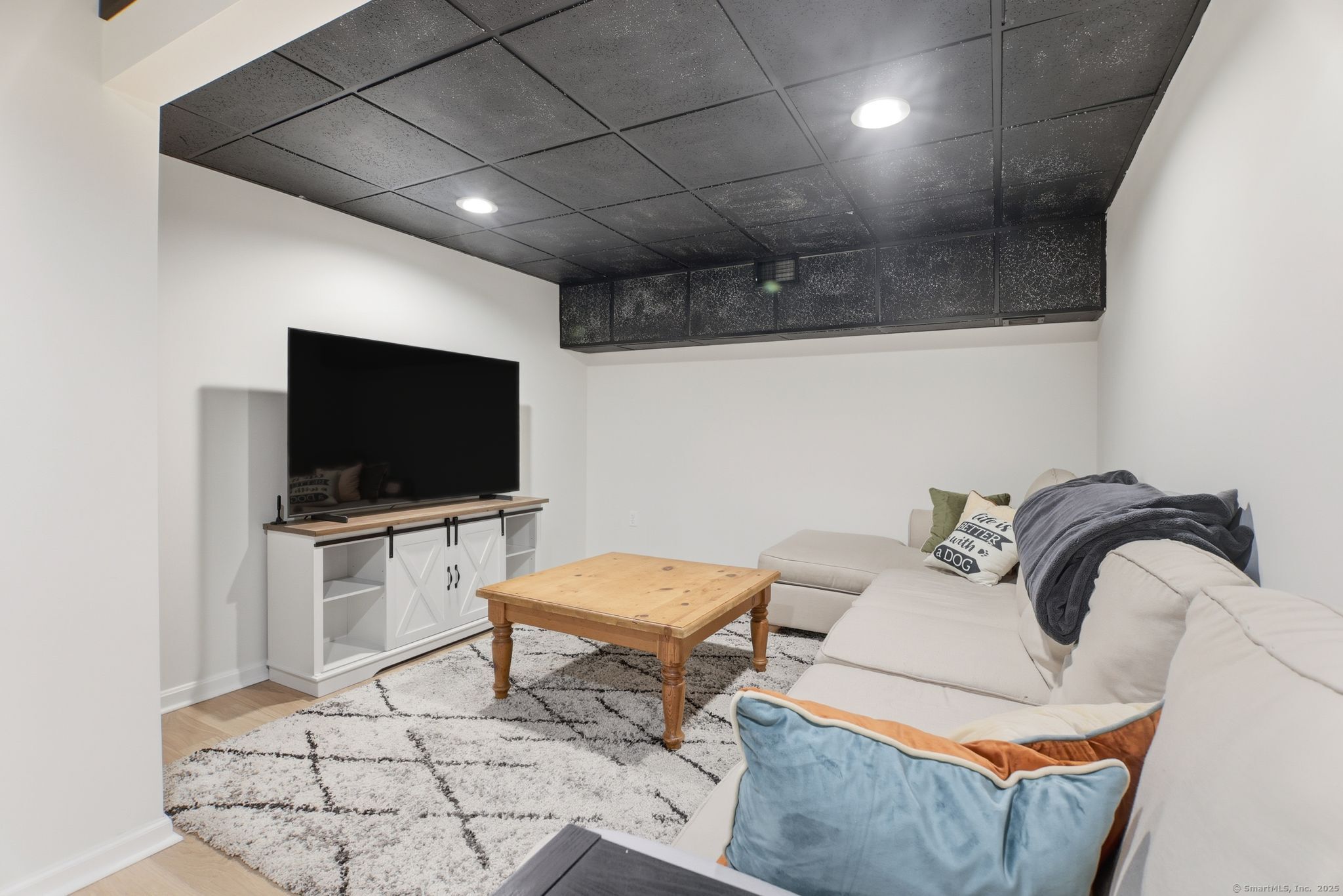 30 Folkstone Road APT E
