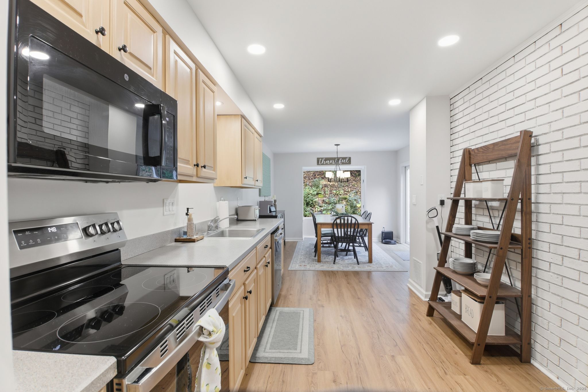30 Folkstone Road APT E