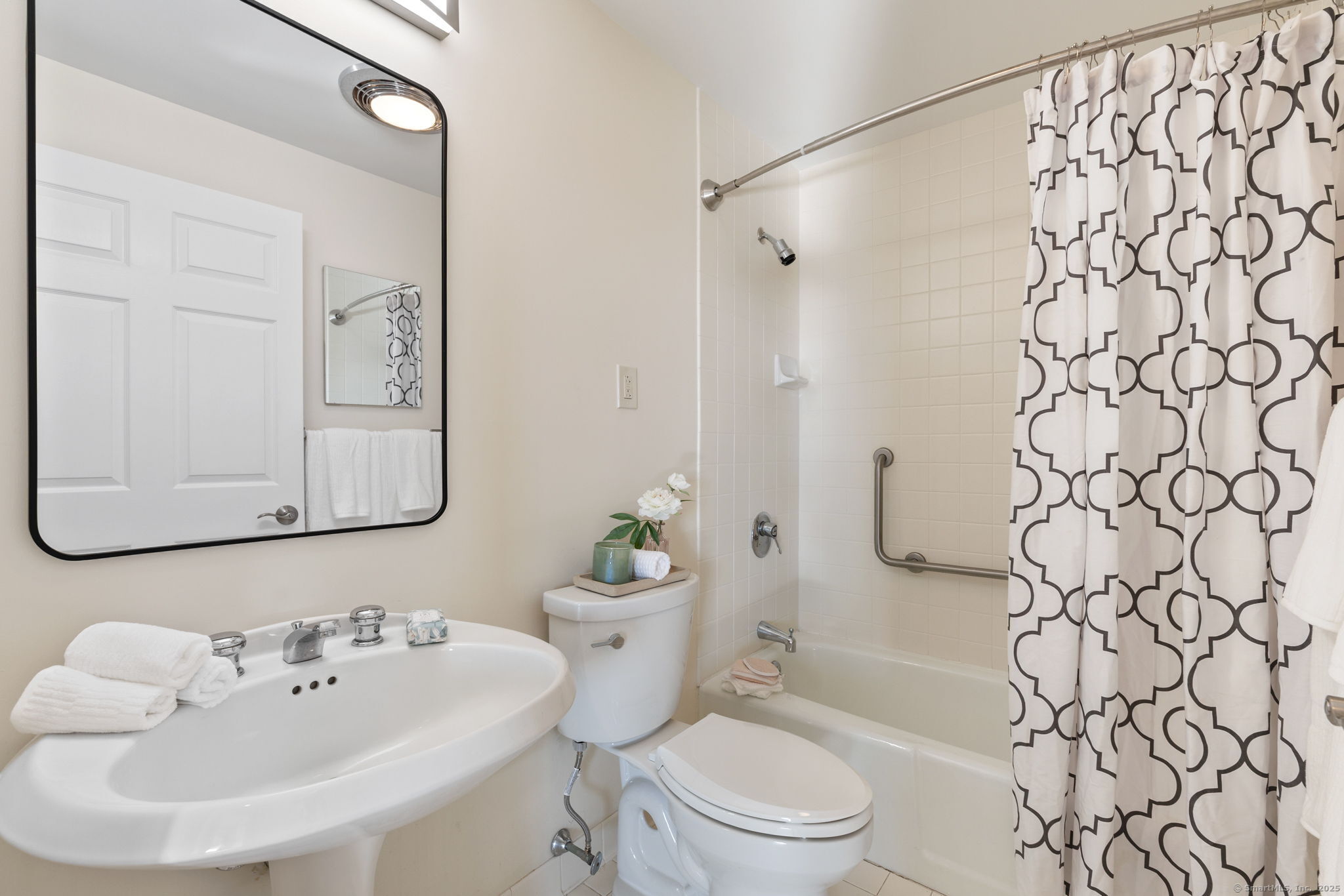 235 East River Drive APT 1107