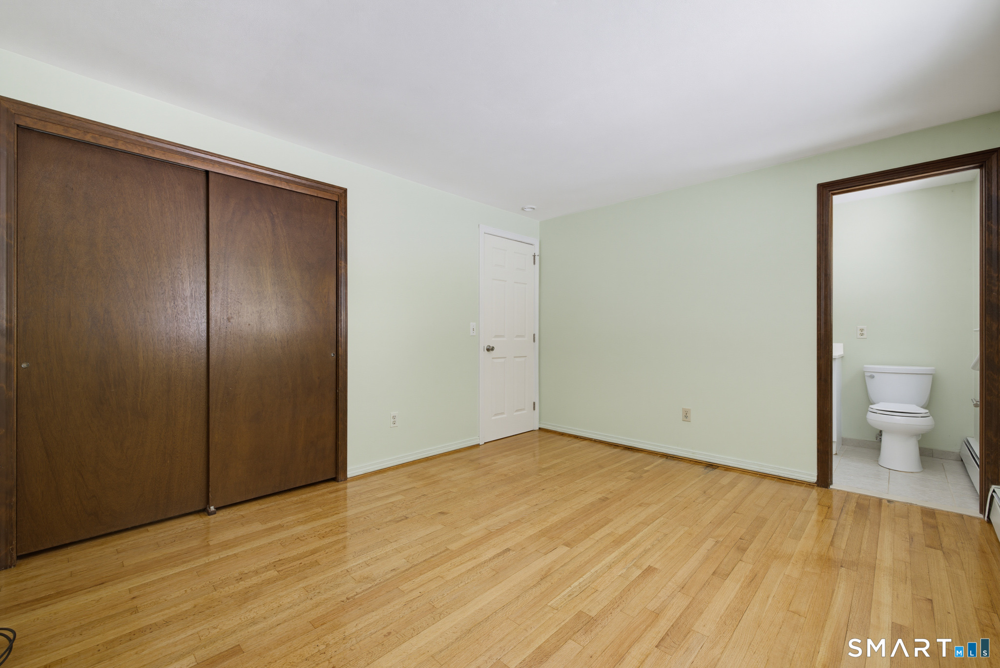 17 Riverside Drive