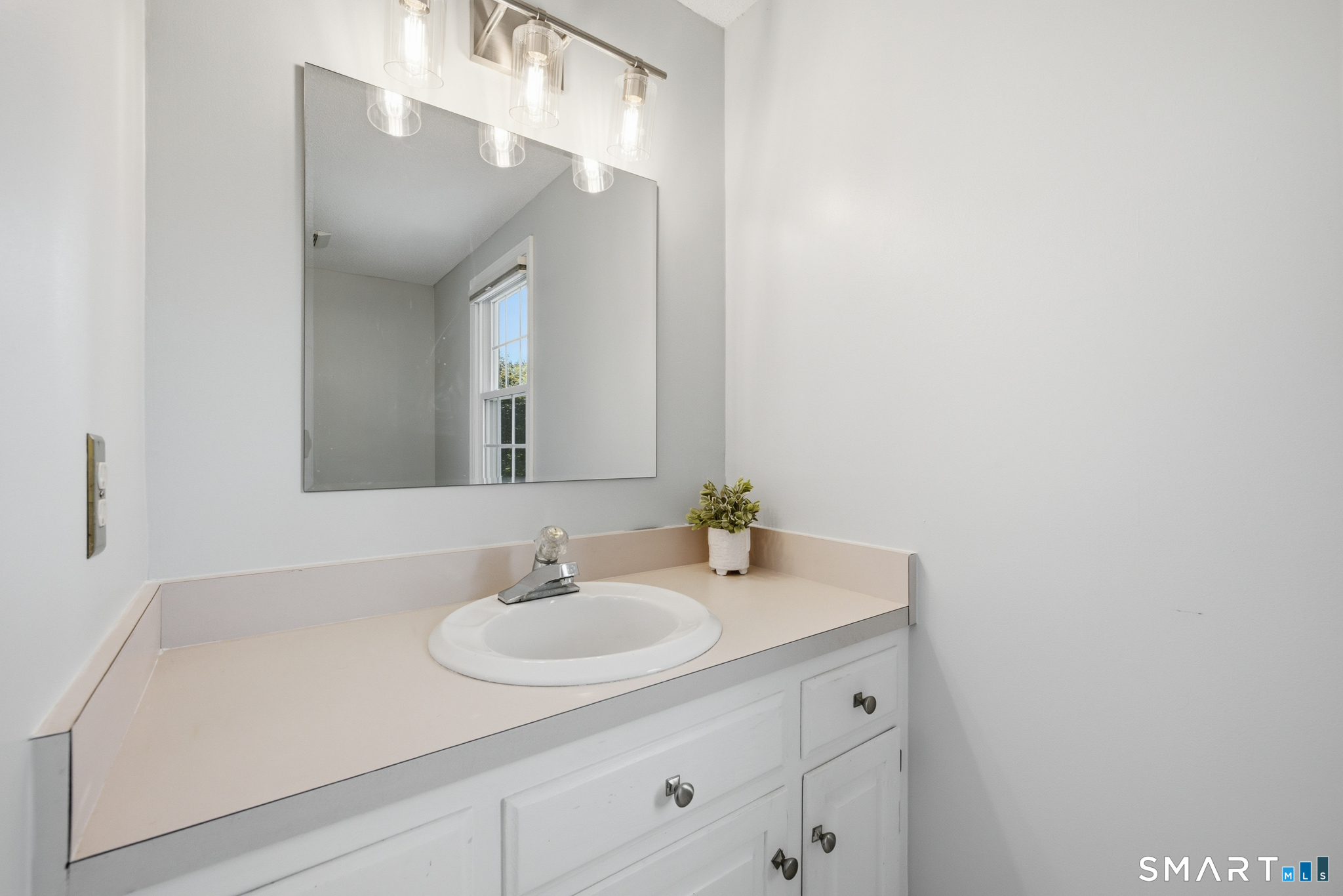 32 Braeside Crescent