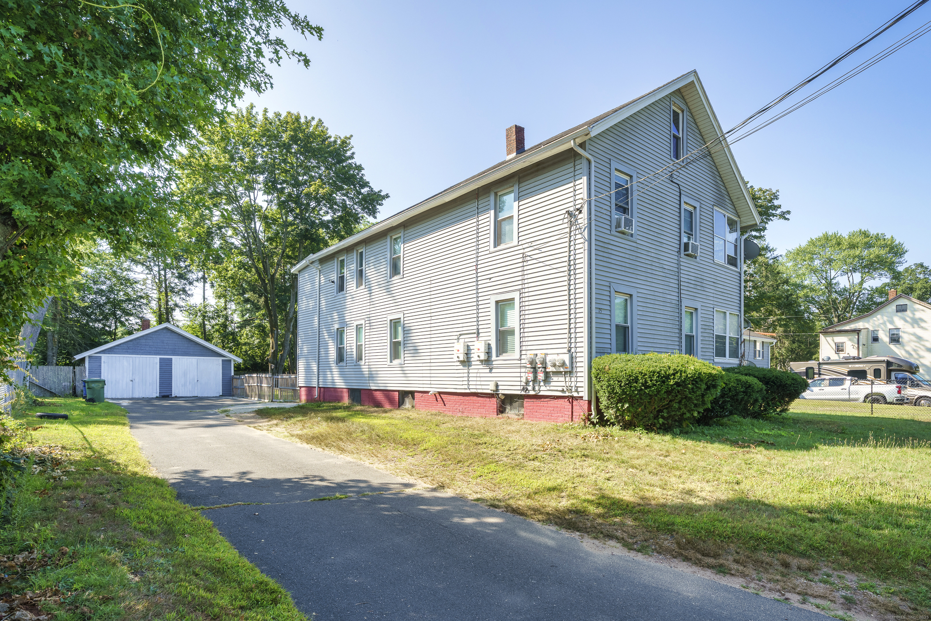 15 Clubhouse Road