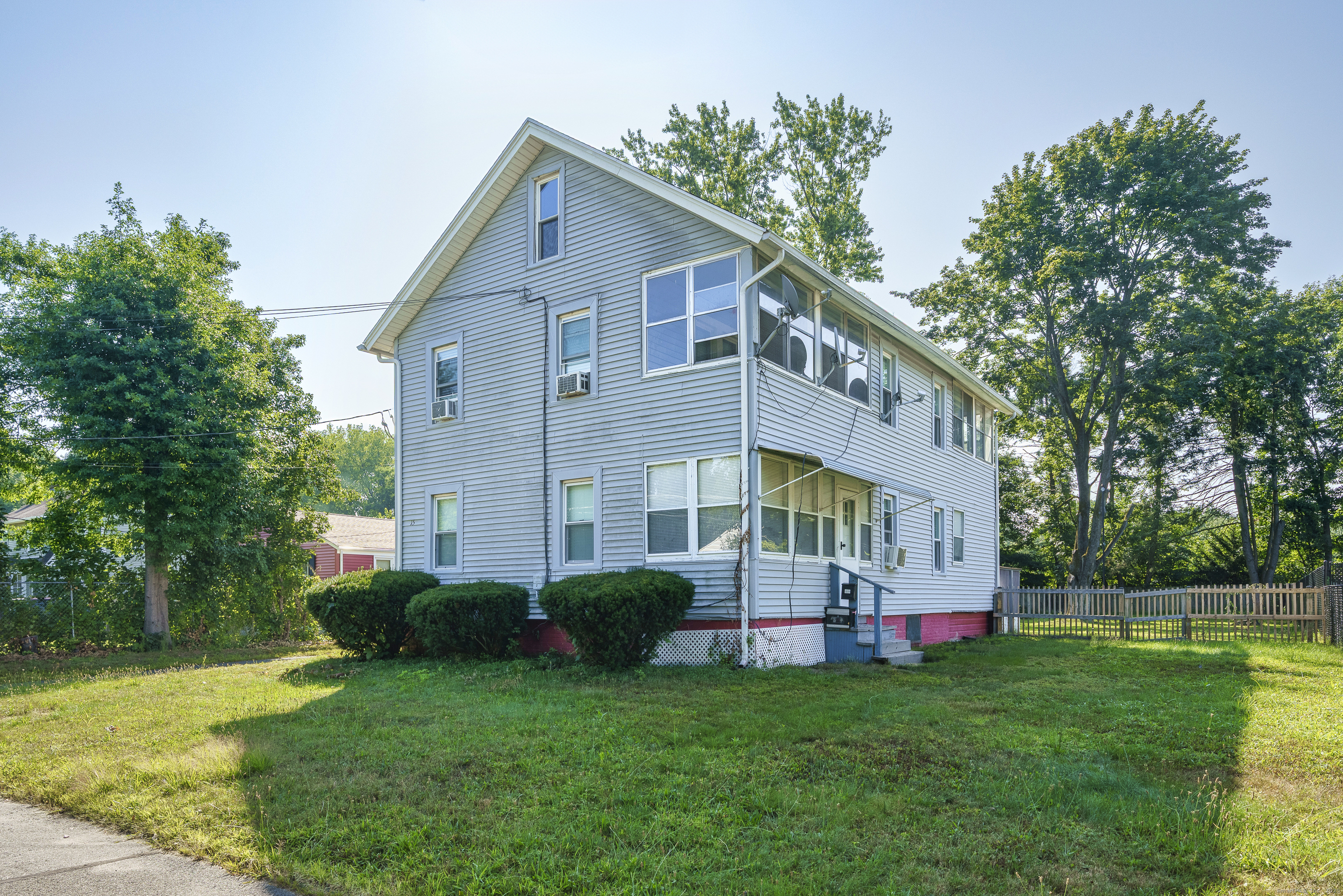 15 Clubhouse Road