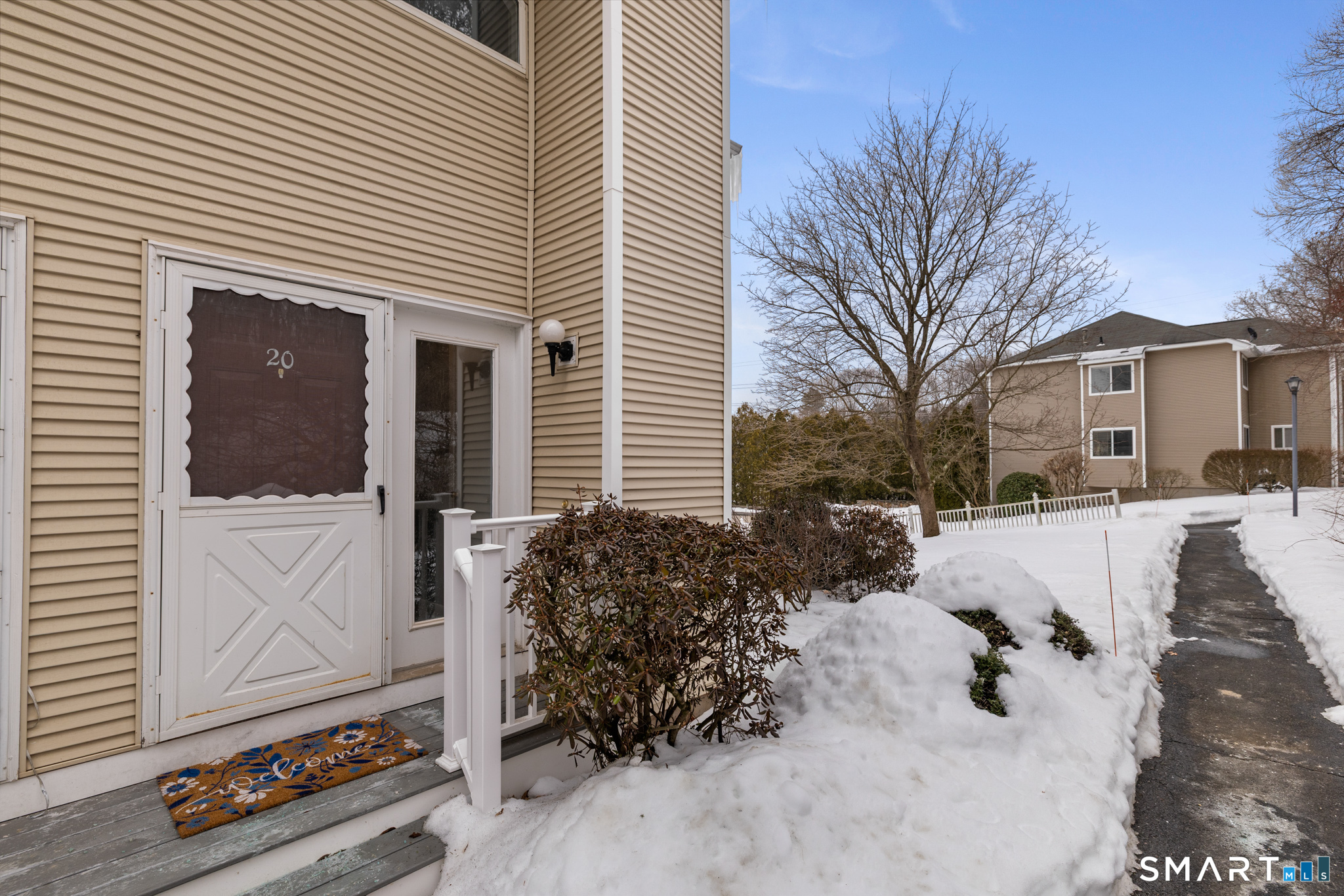 80 Country Lane APT 20