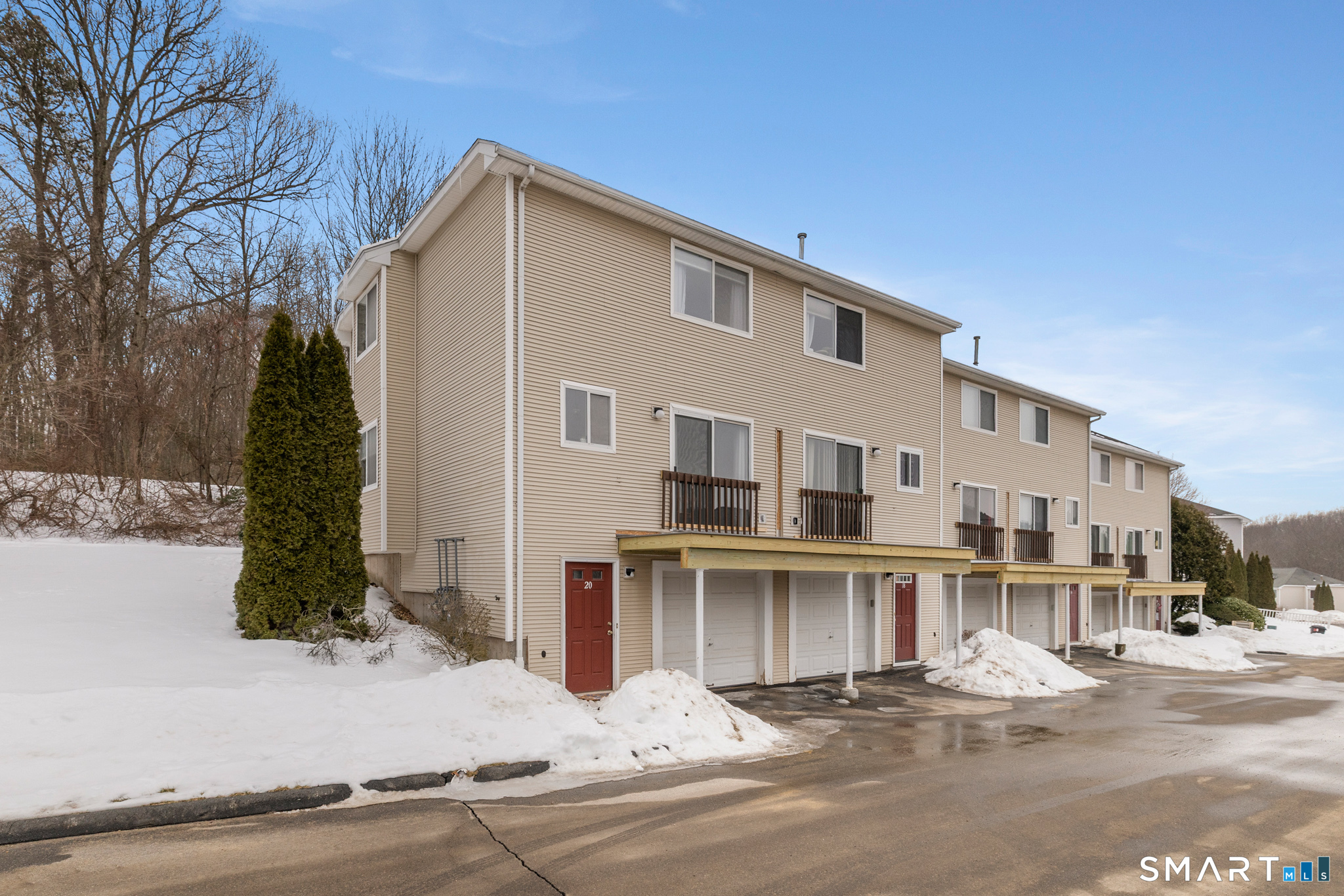 80 Country Lane APT 20