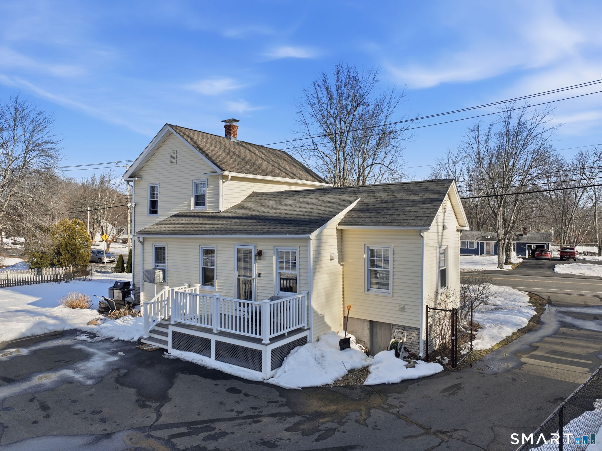 687 East Street South