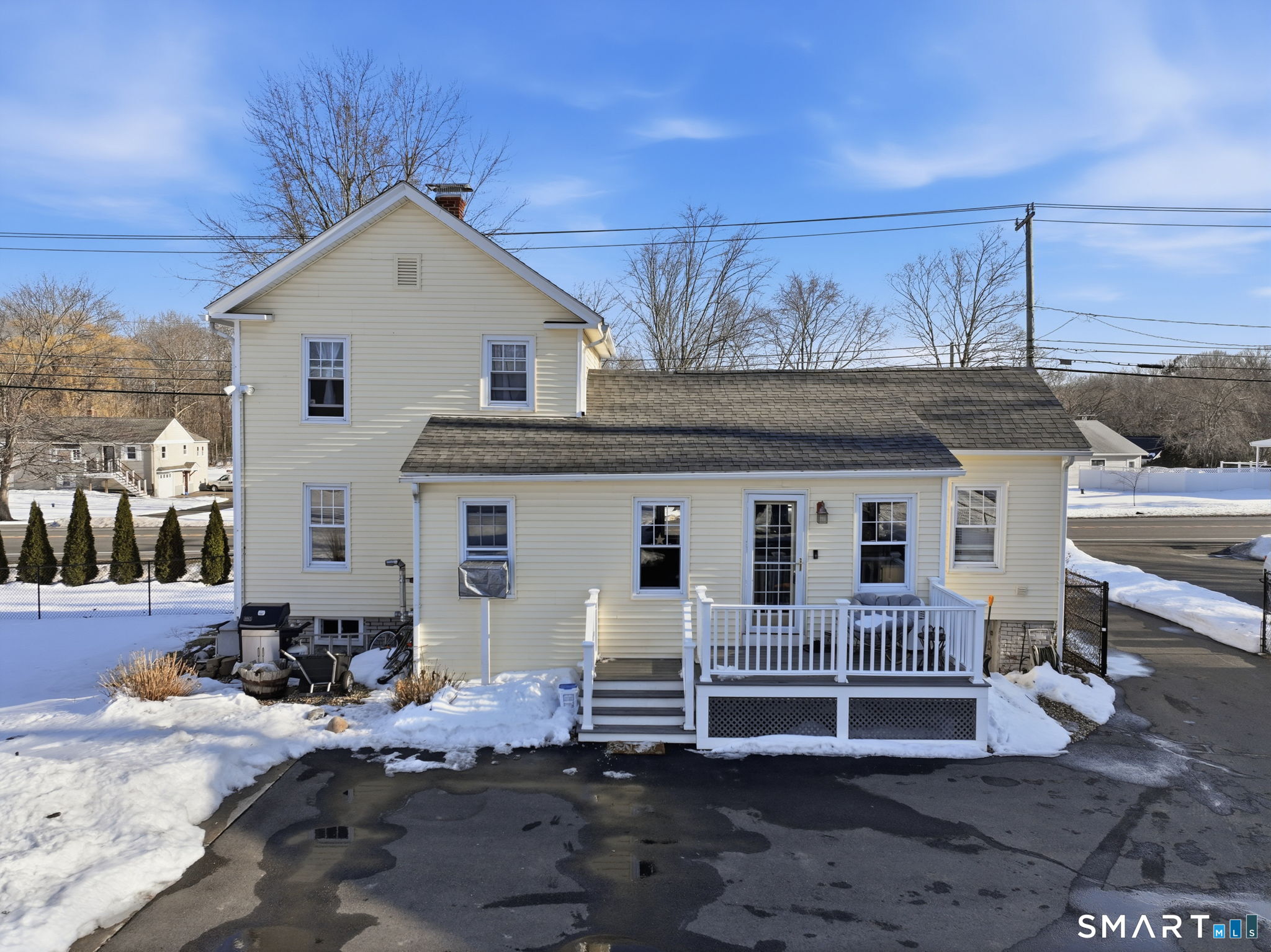 687 East Street South