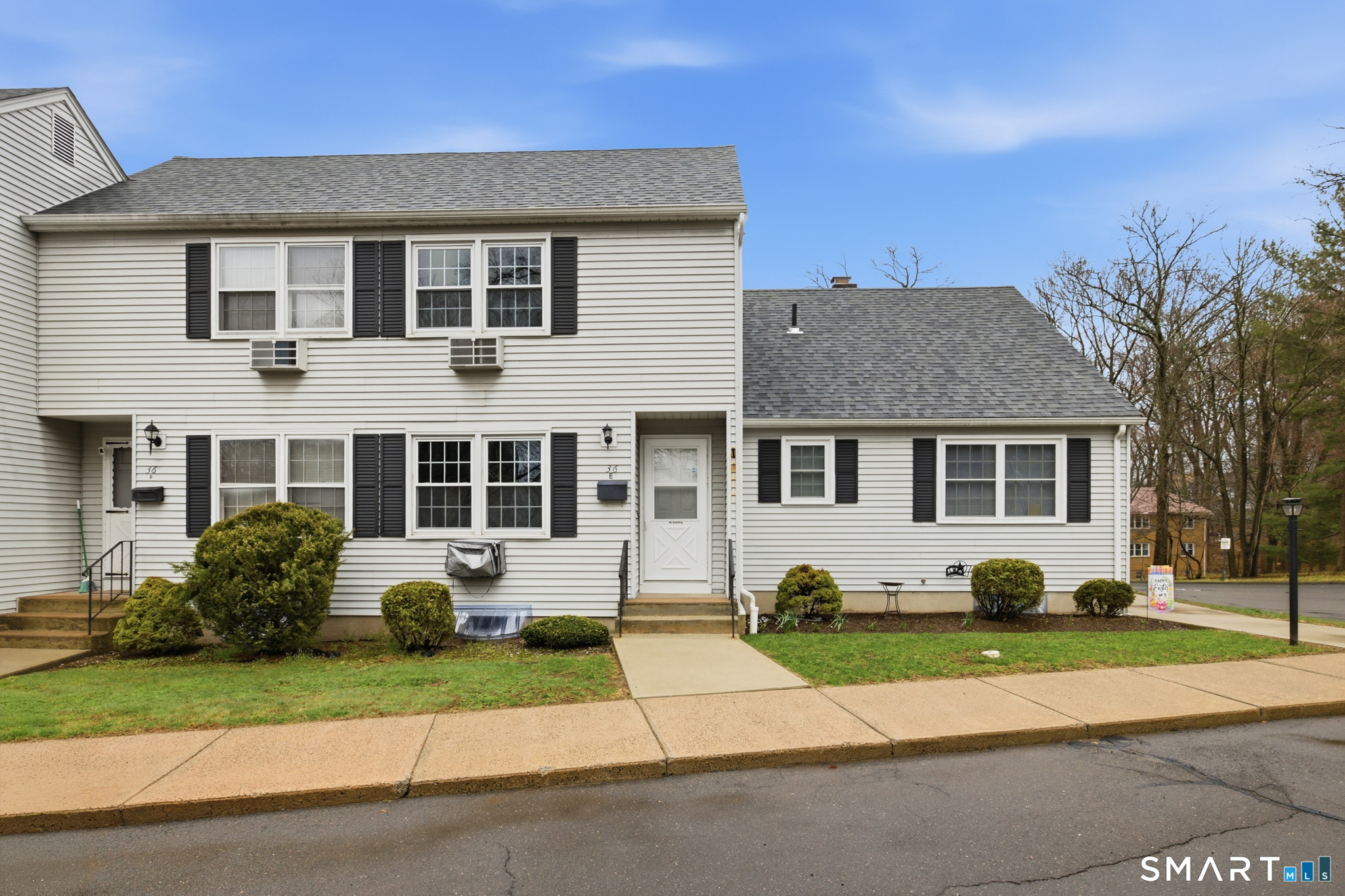 36 Grove Street E