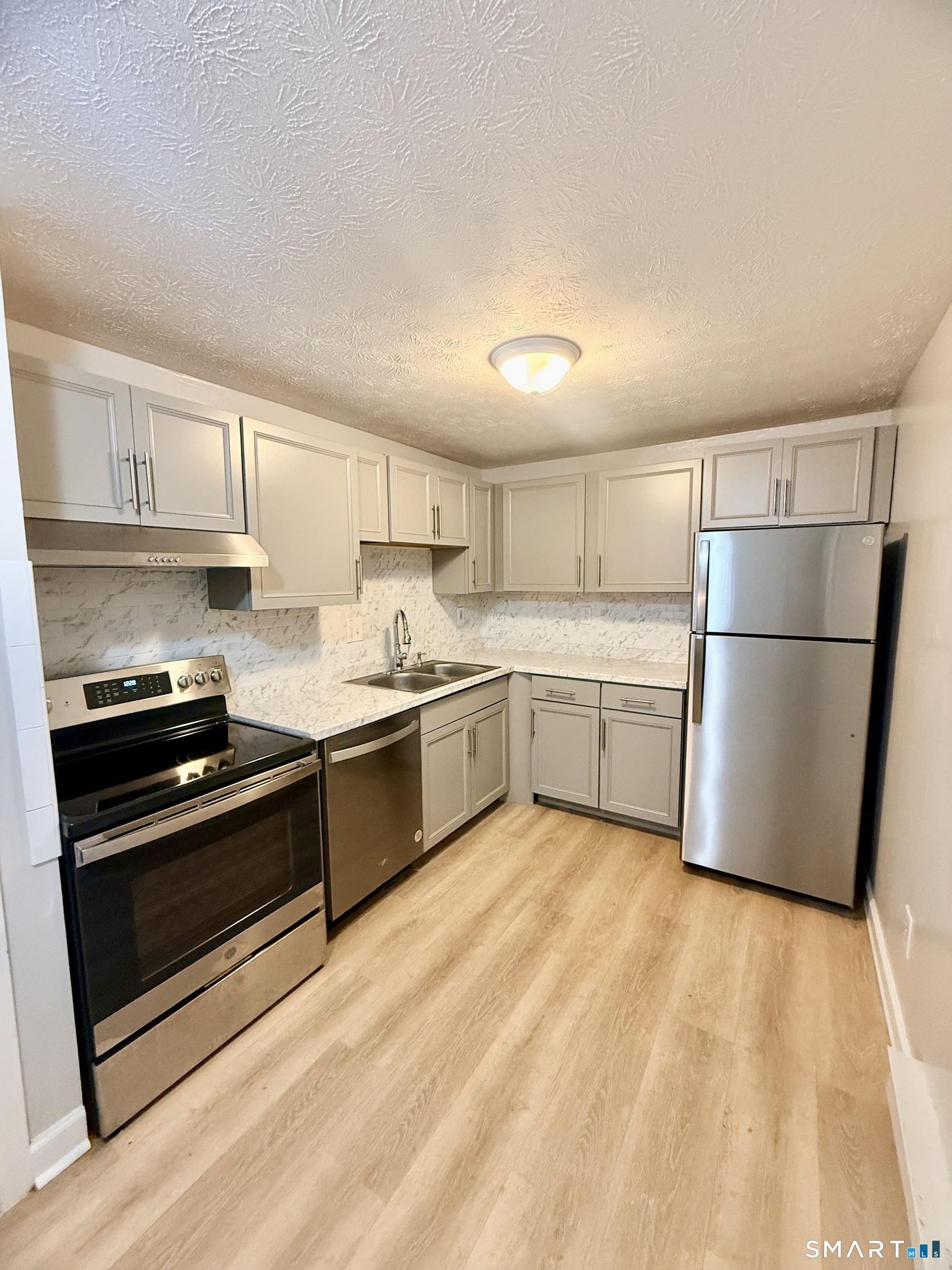 949 Pleasant Valley Road 801