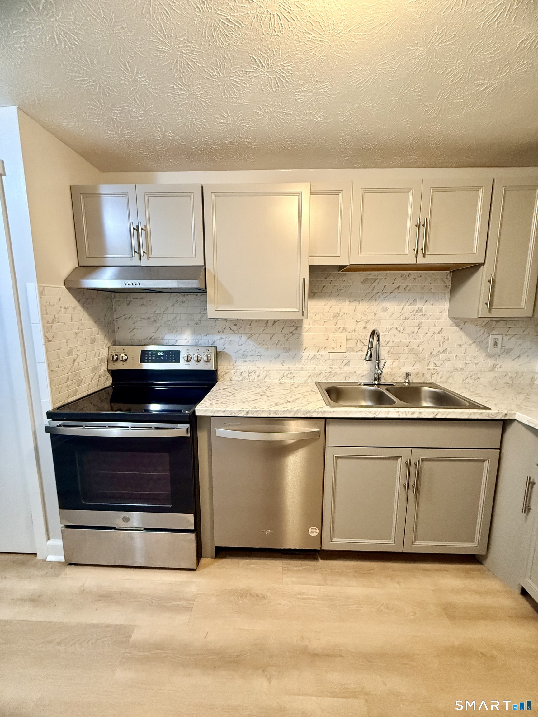 949 Pleasant Valley Road 801