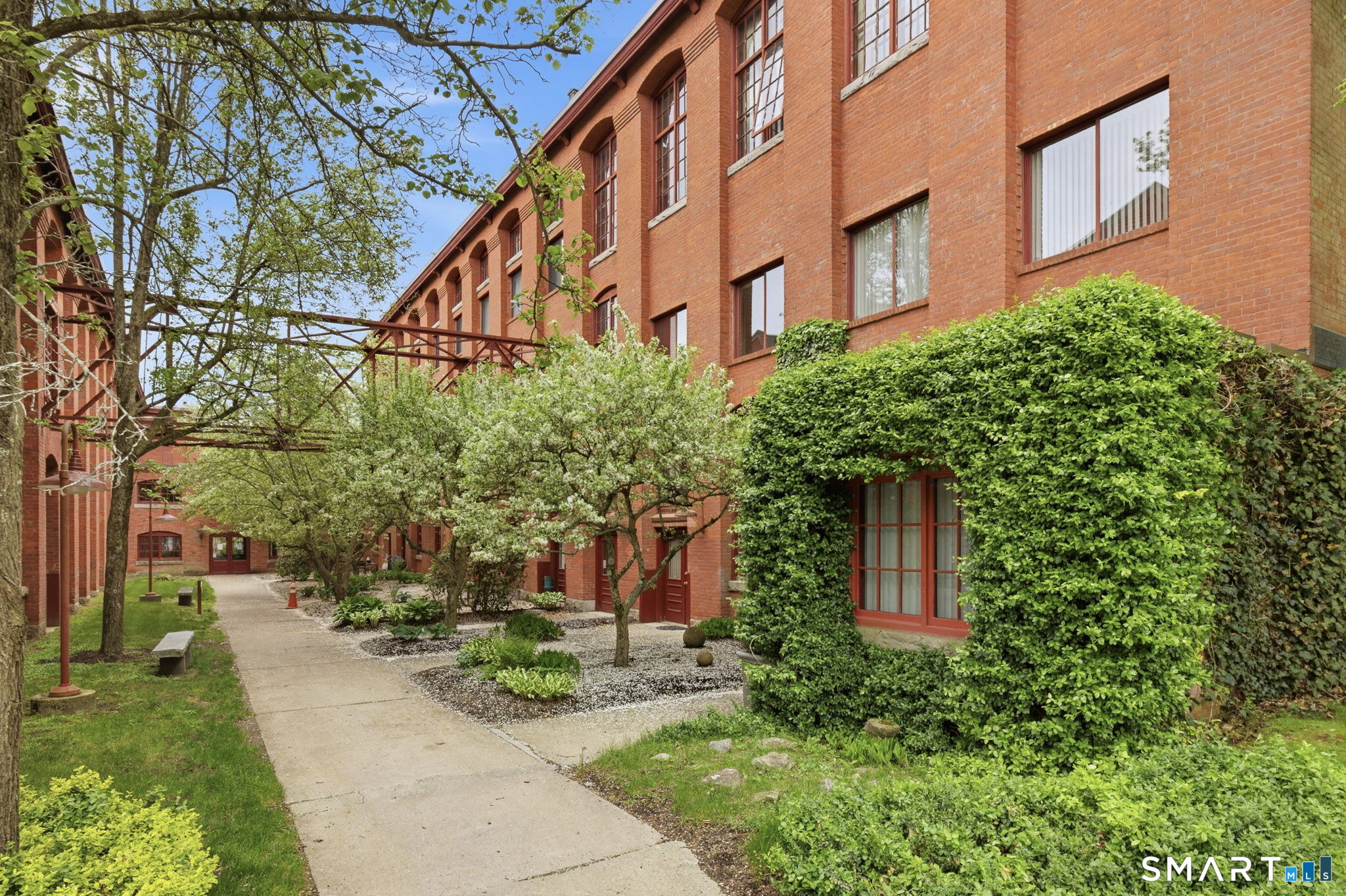 839 Main Street 95